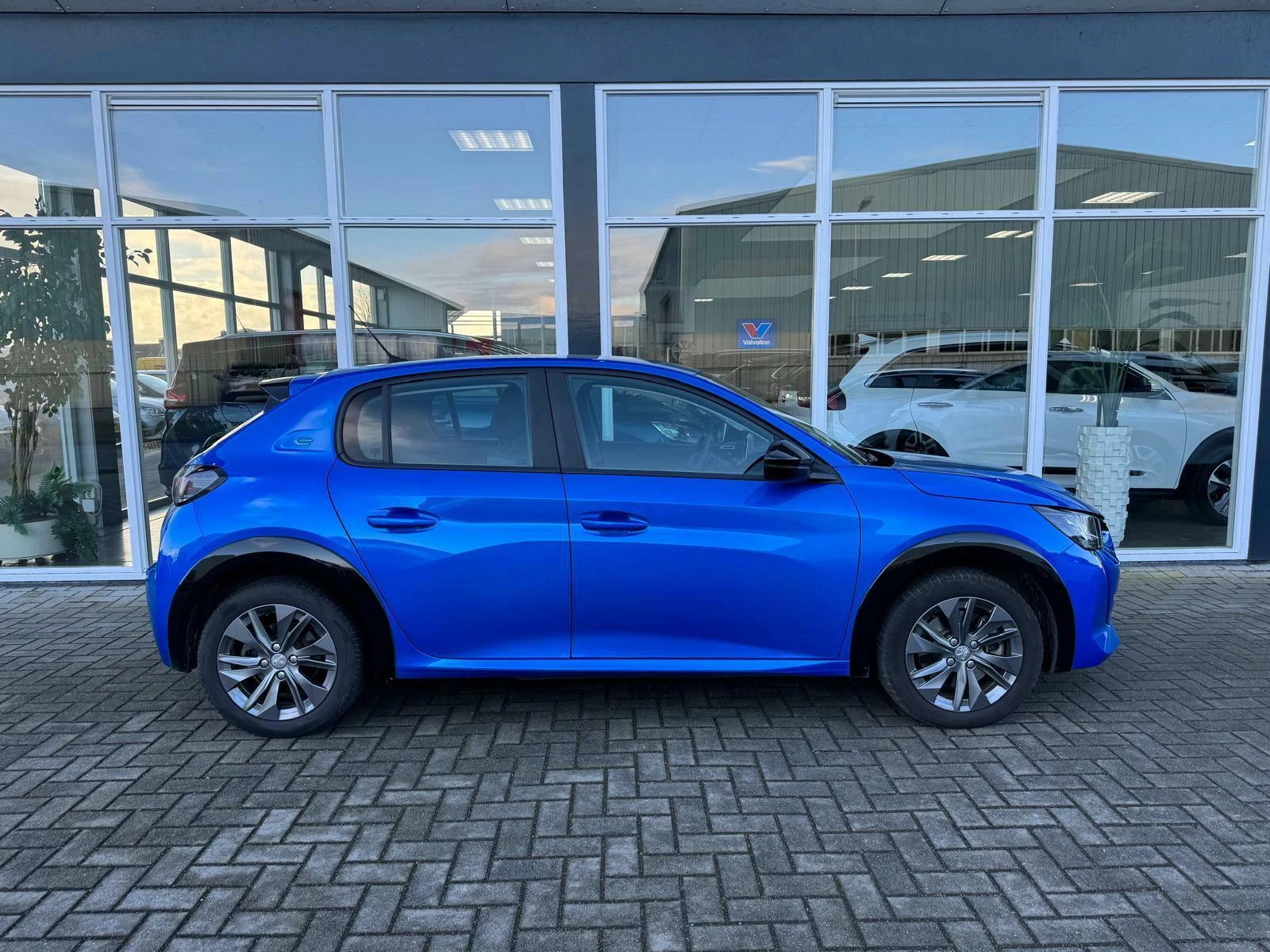 Hoofdafbeelding Peugeot e-208