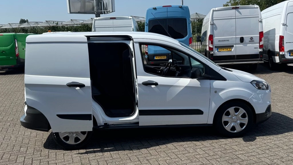 Hoofdafbeelding Ford Transit Courier