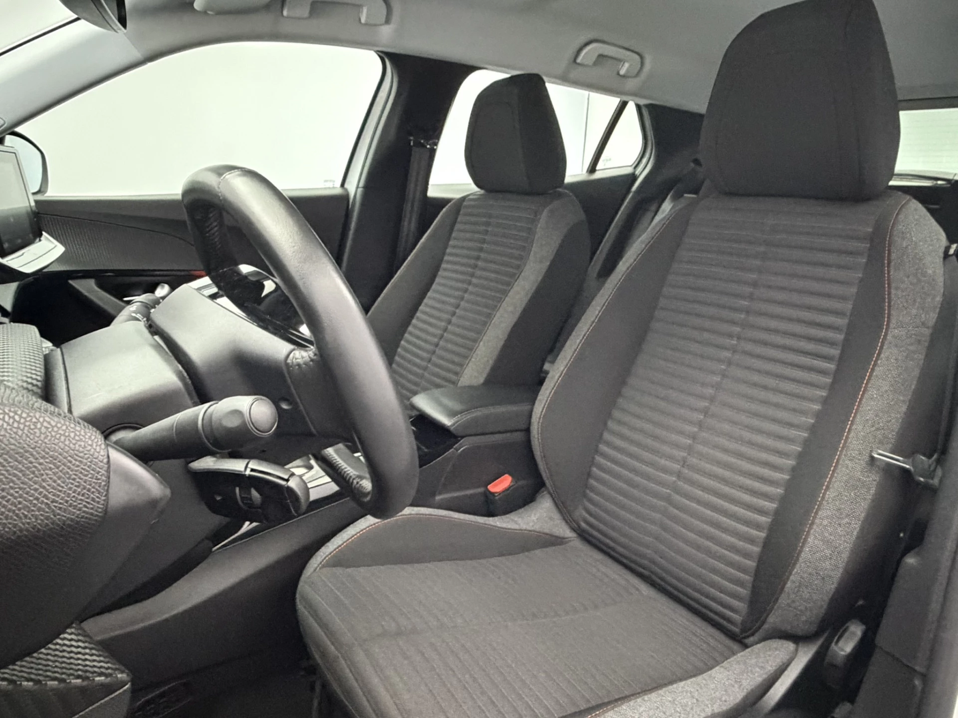 Hoofdafbeelding Peugeot e-2008