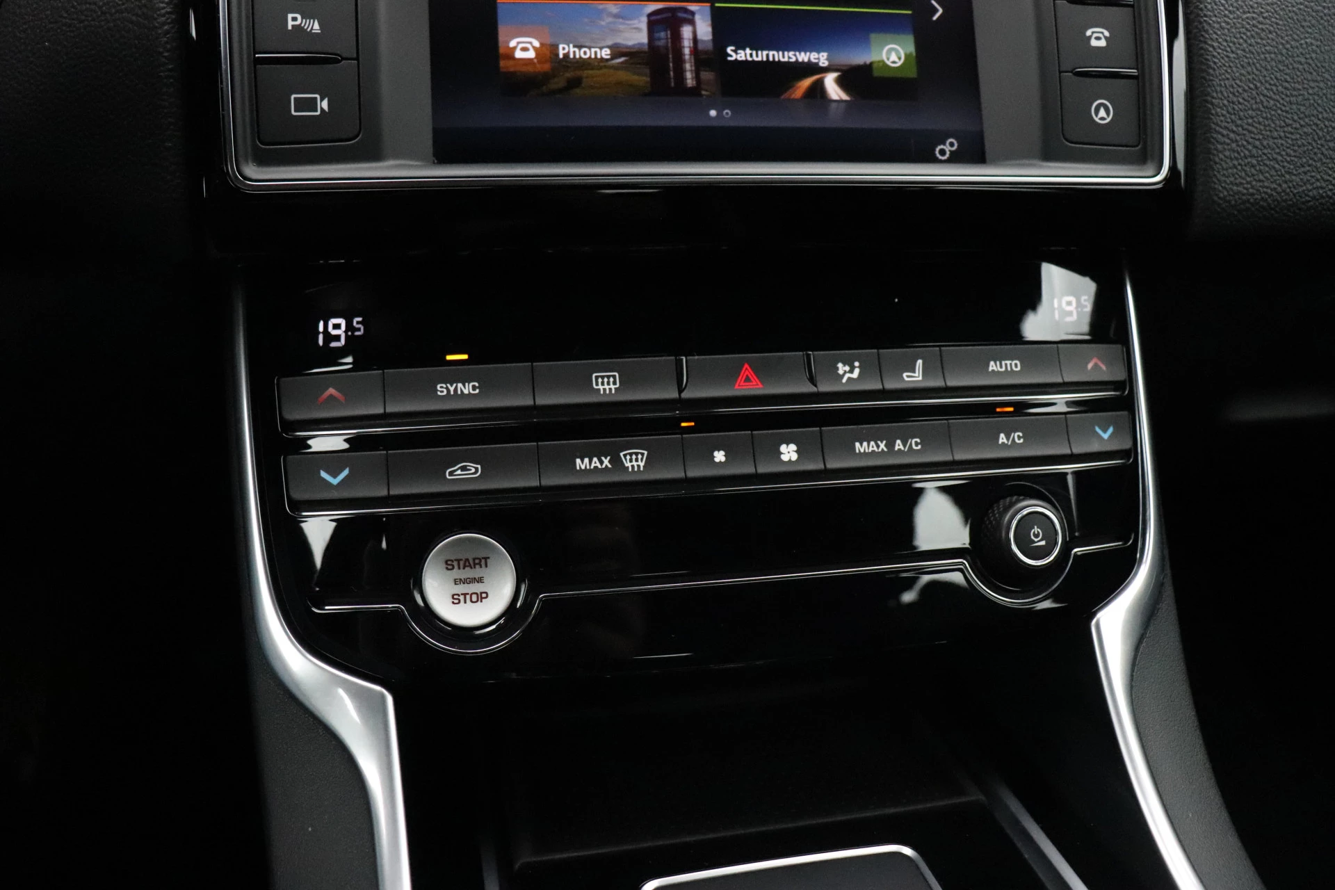 Hoofdafbeelding Jaguar XE