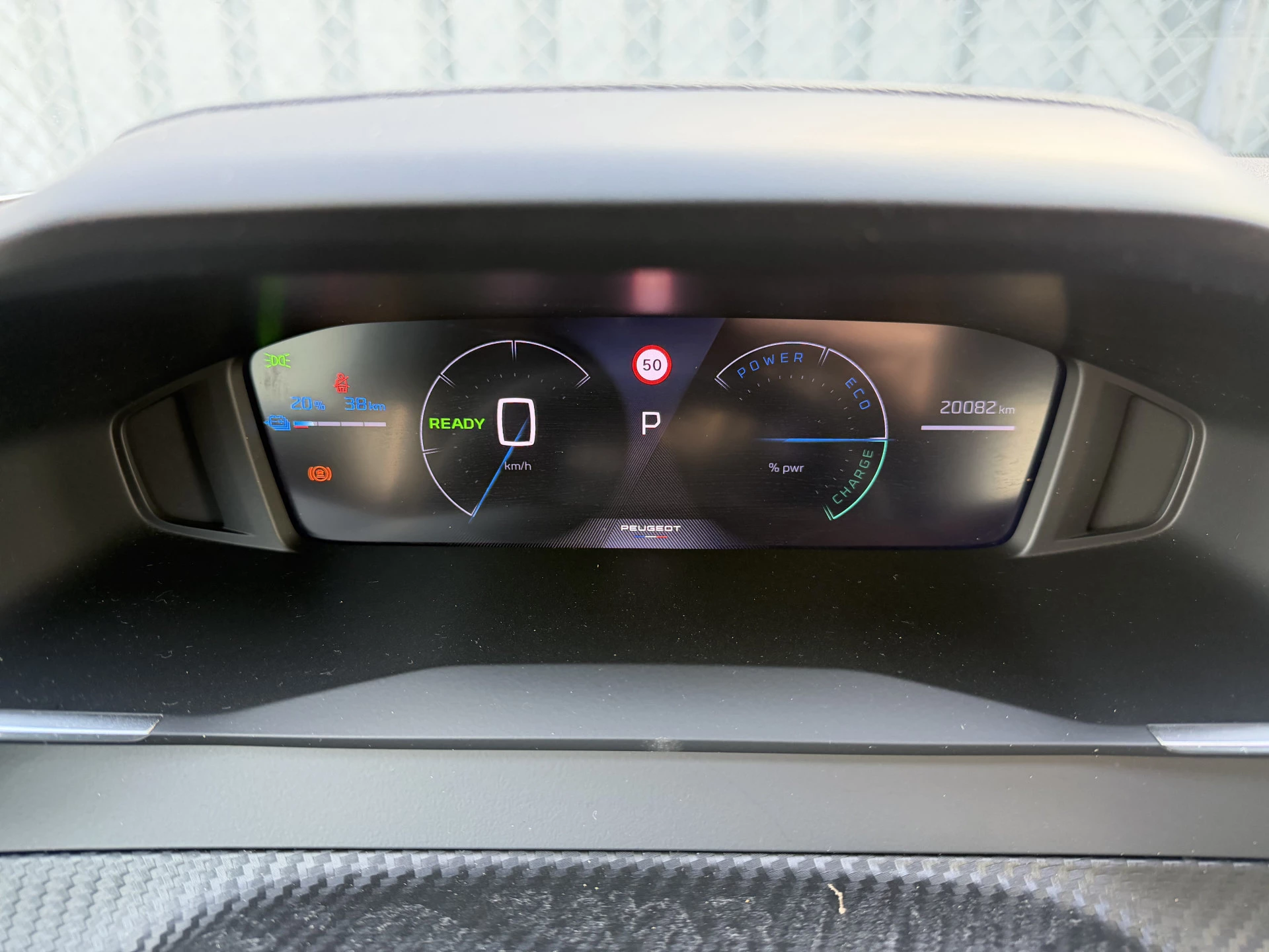 Hoofdafbeelding Peugeot e-2008