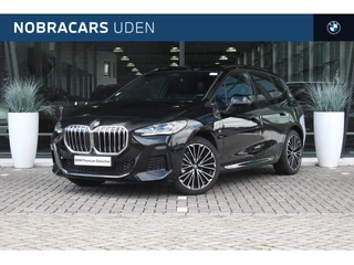 BMW 2 Serie Active Tourer 225xe M Sport Automaat / Panoramadak / Sportstoelen / M Adaptief onderstel / Comfort Access / Adaptieve LED / Parking Assistant Plus / Head-Up / Harman-Kardon