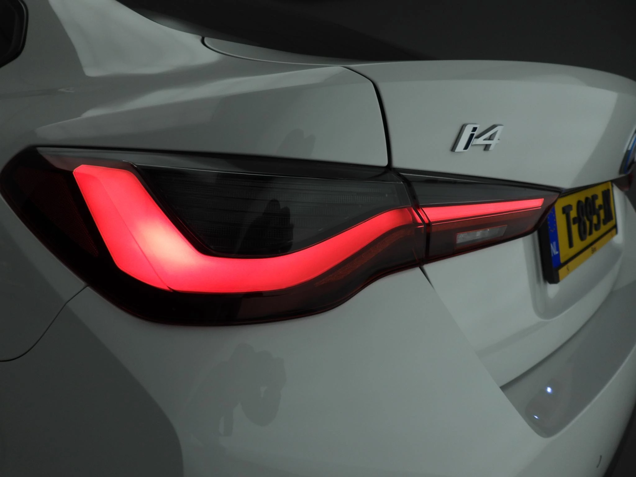 Hoofdafbeelding BMW i4