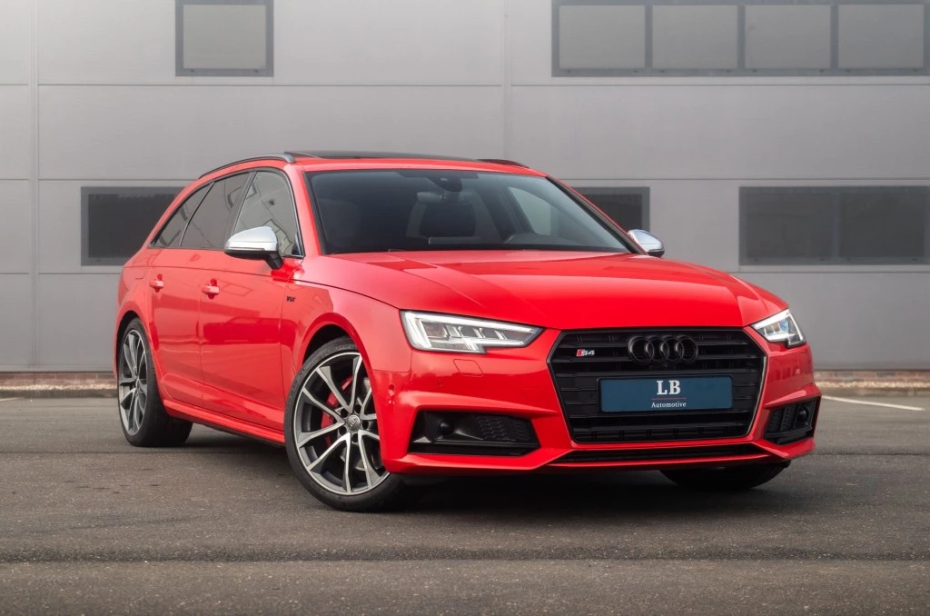 Hoofdafbeelding Audi S4