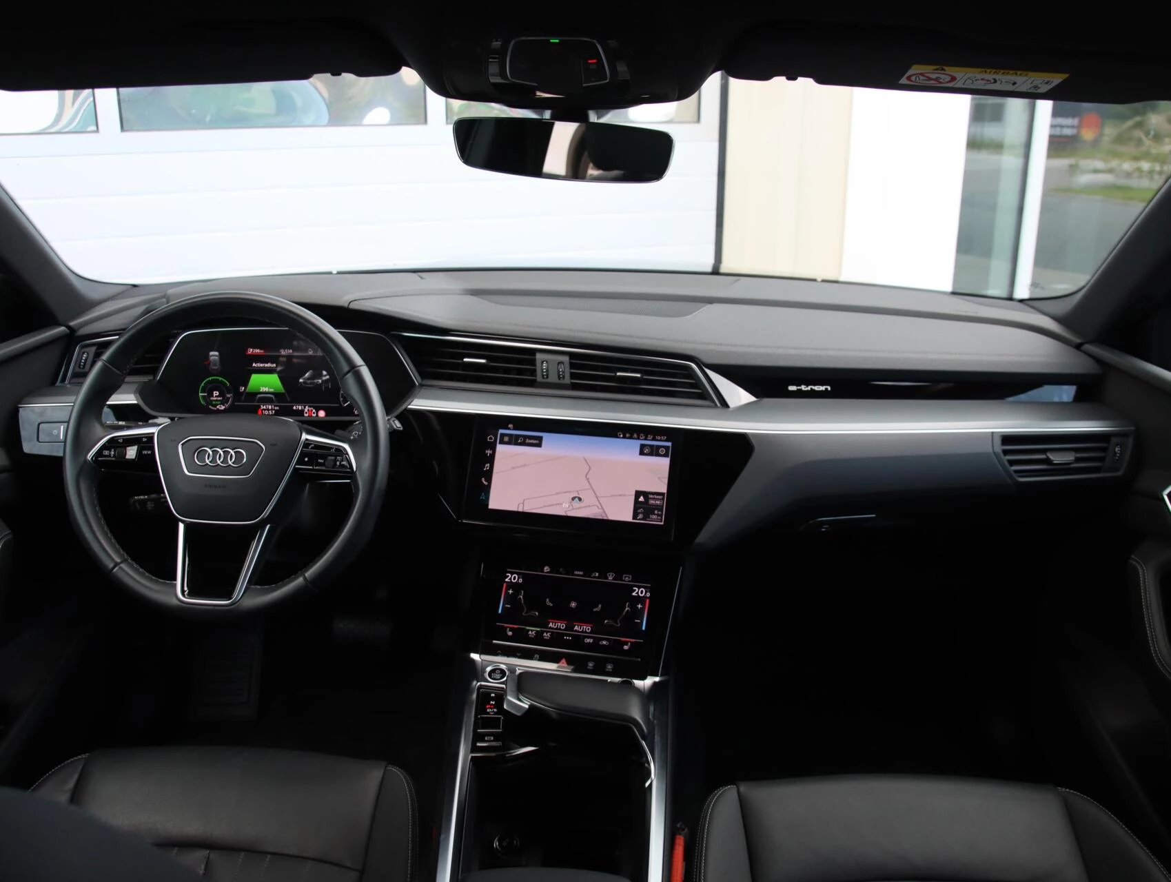 Hoofdafbeelding Audi e-tron