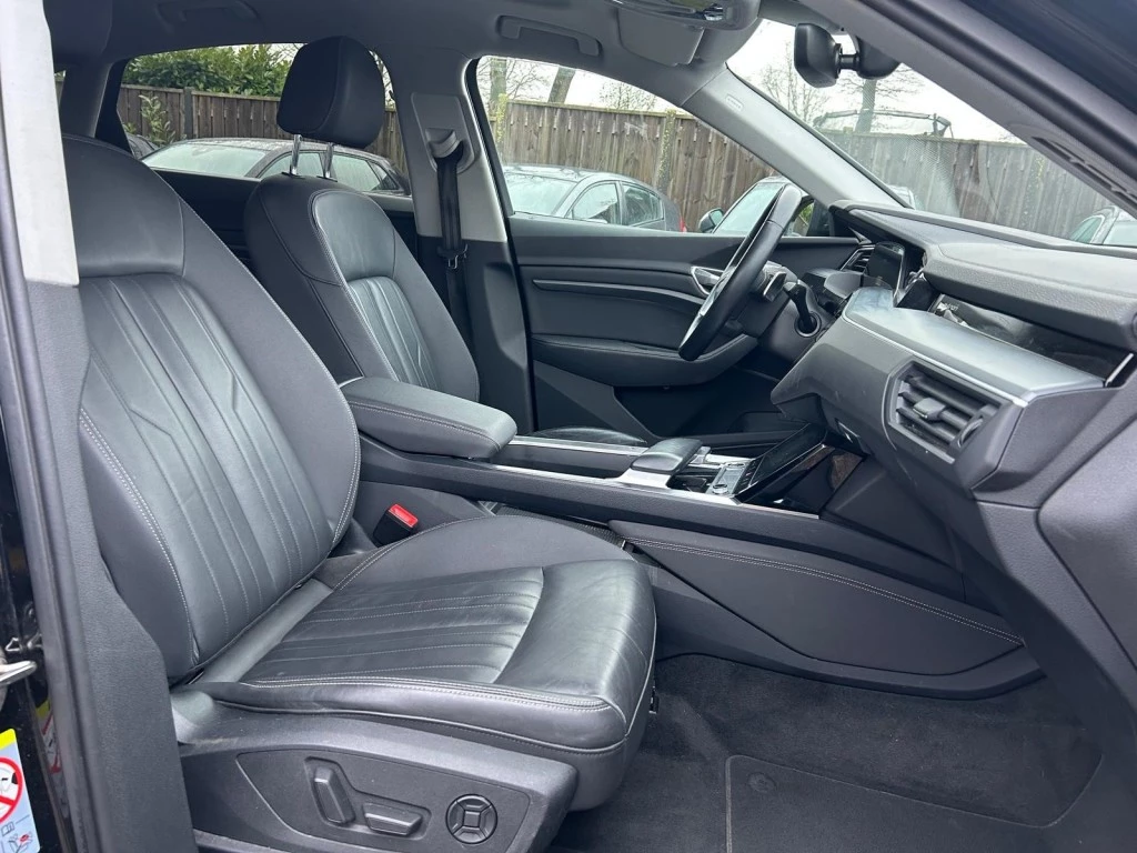 Hoofdafbeelding Audi e-tron