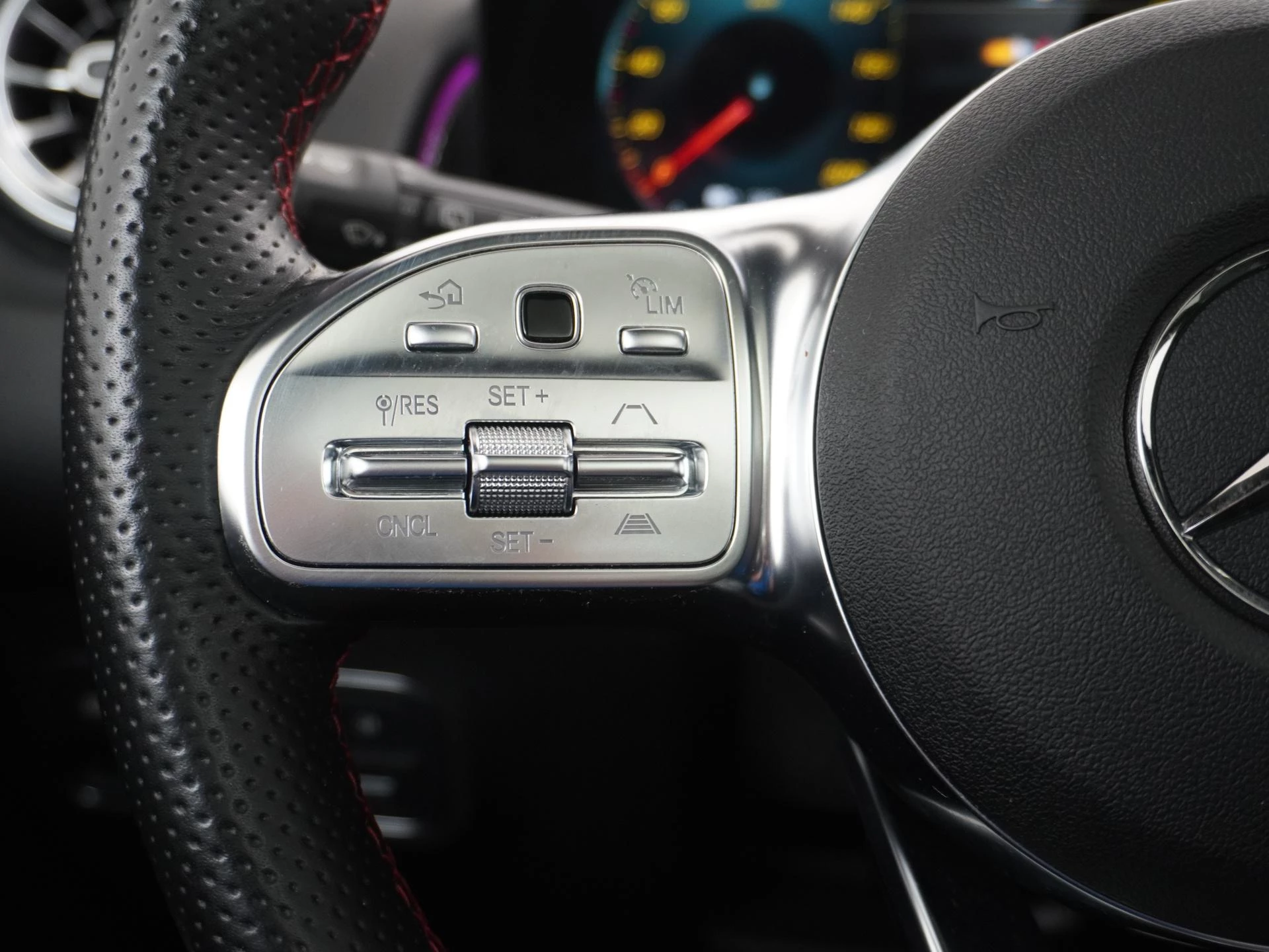 Hoofdafbeelding Mercedes-Benz EQB