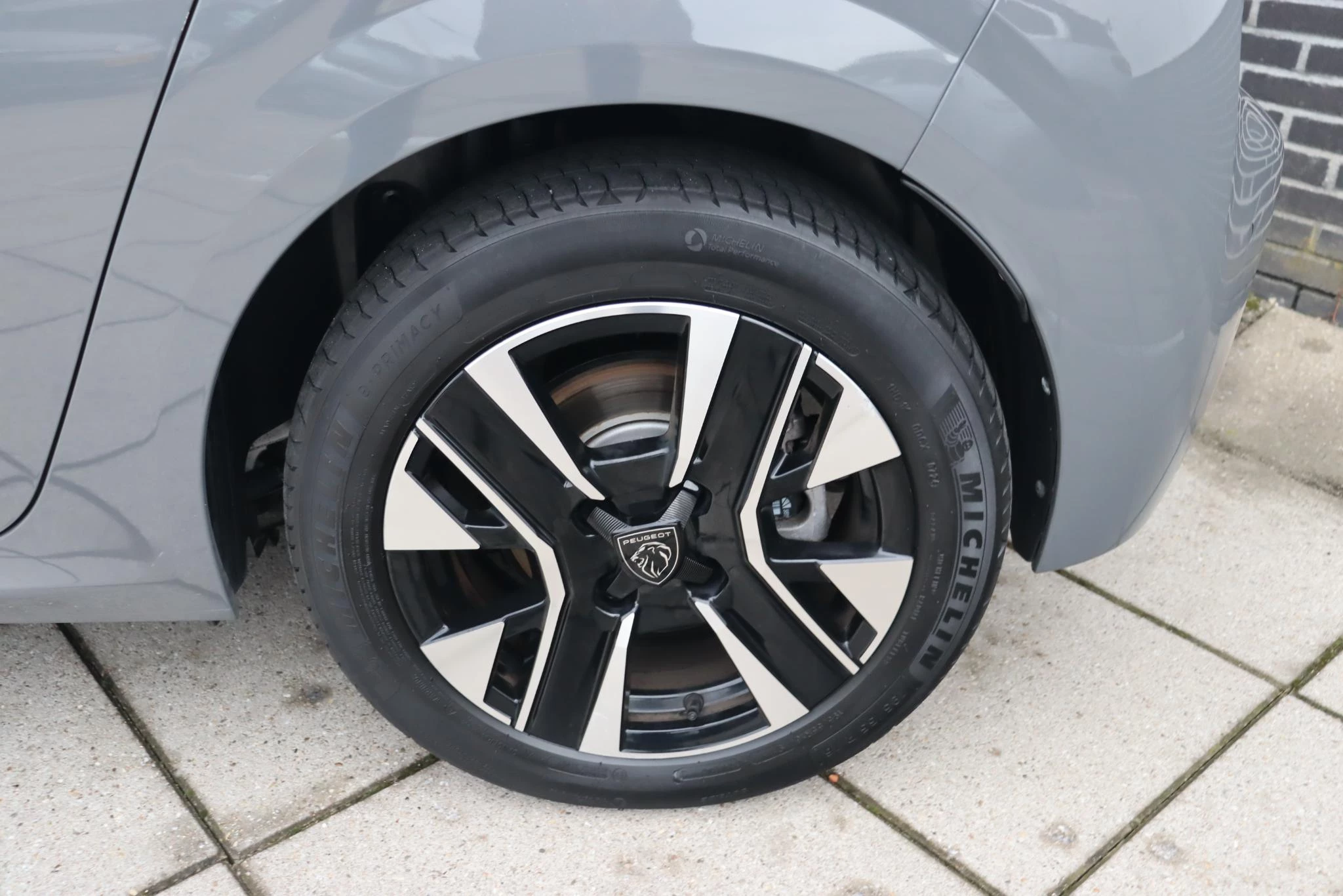 Hoofdafbeelding Peugeot e-208