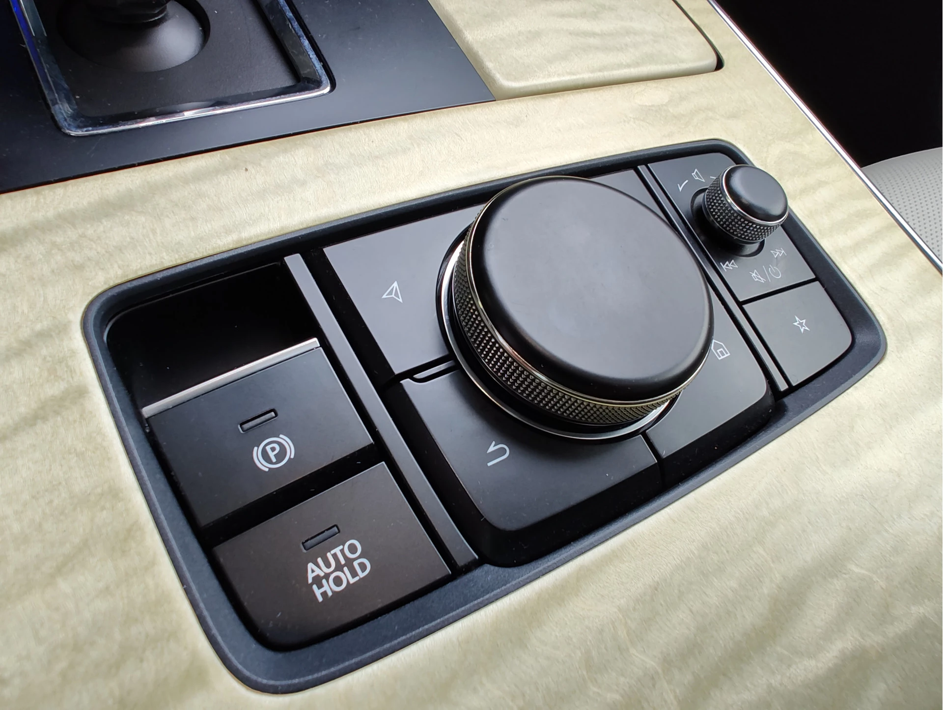 Hoofdafbeelding Mazda CX-60