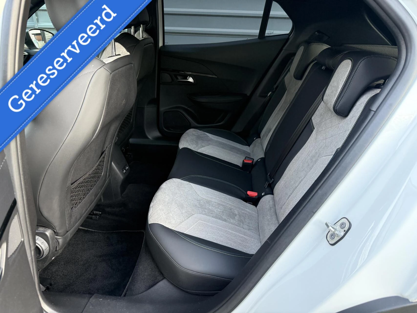 Hoofdafbeelding Peugeot e-2008