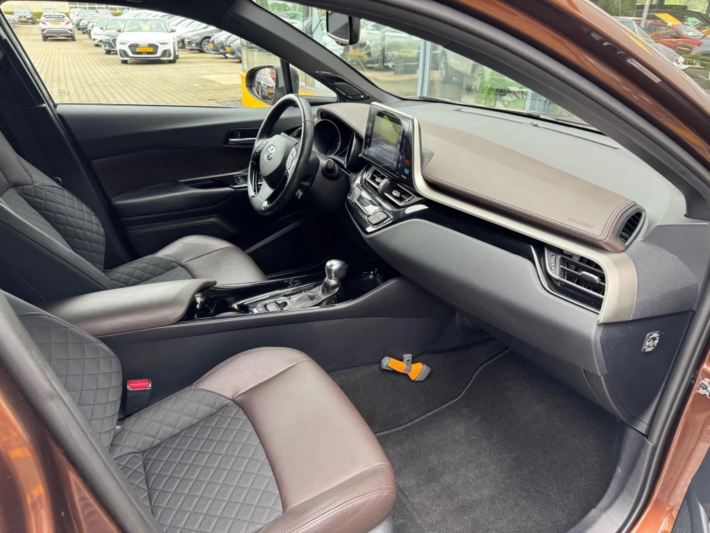 Hoofdafbeelding Toyota C-HR