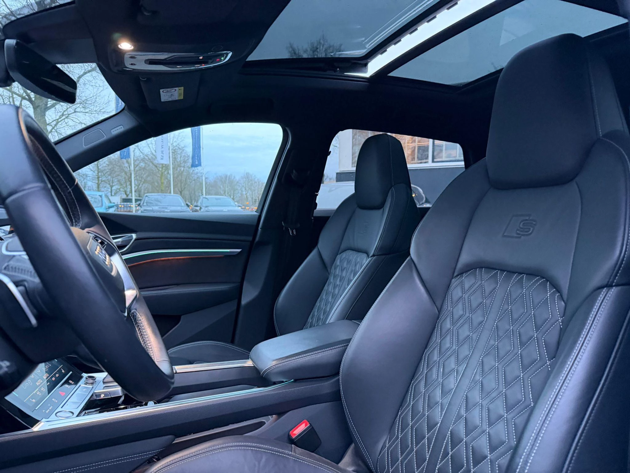 Hoofdafbeelding Audi e-tron