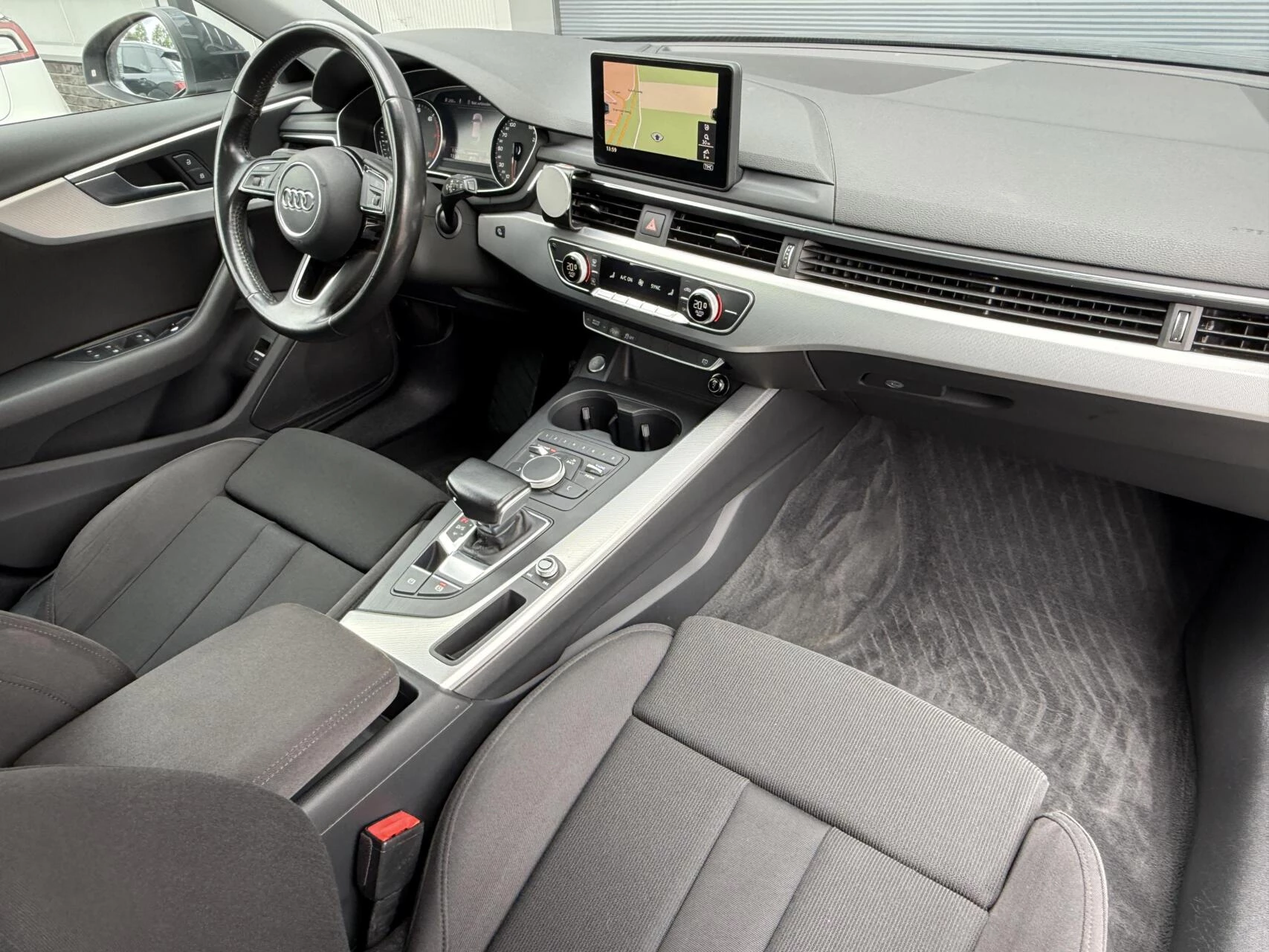 Hoofdafbeelding Audi A4
