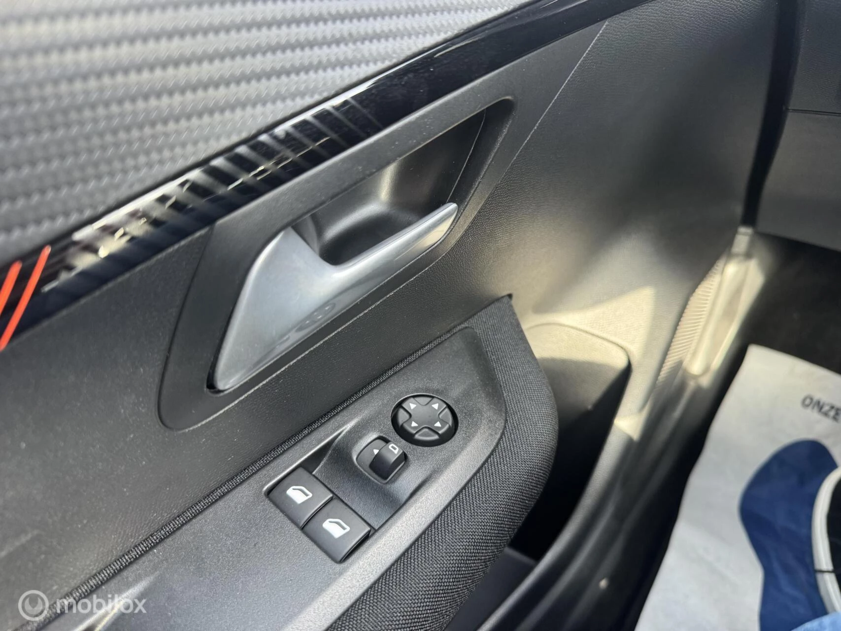 Hoofdafbeelding Peugeot e-208