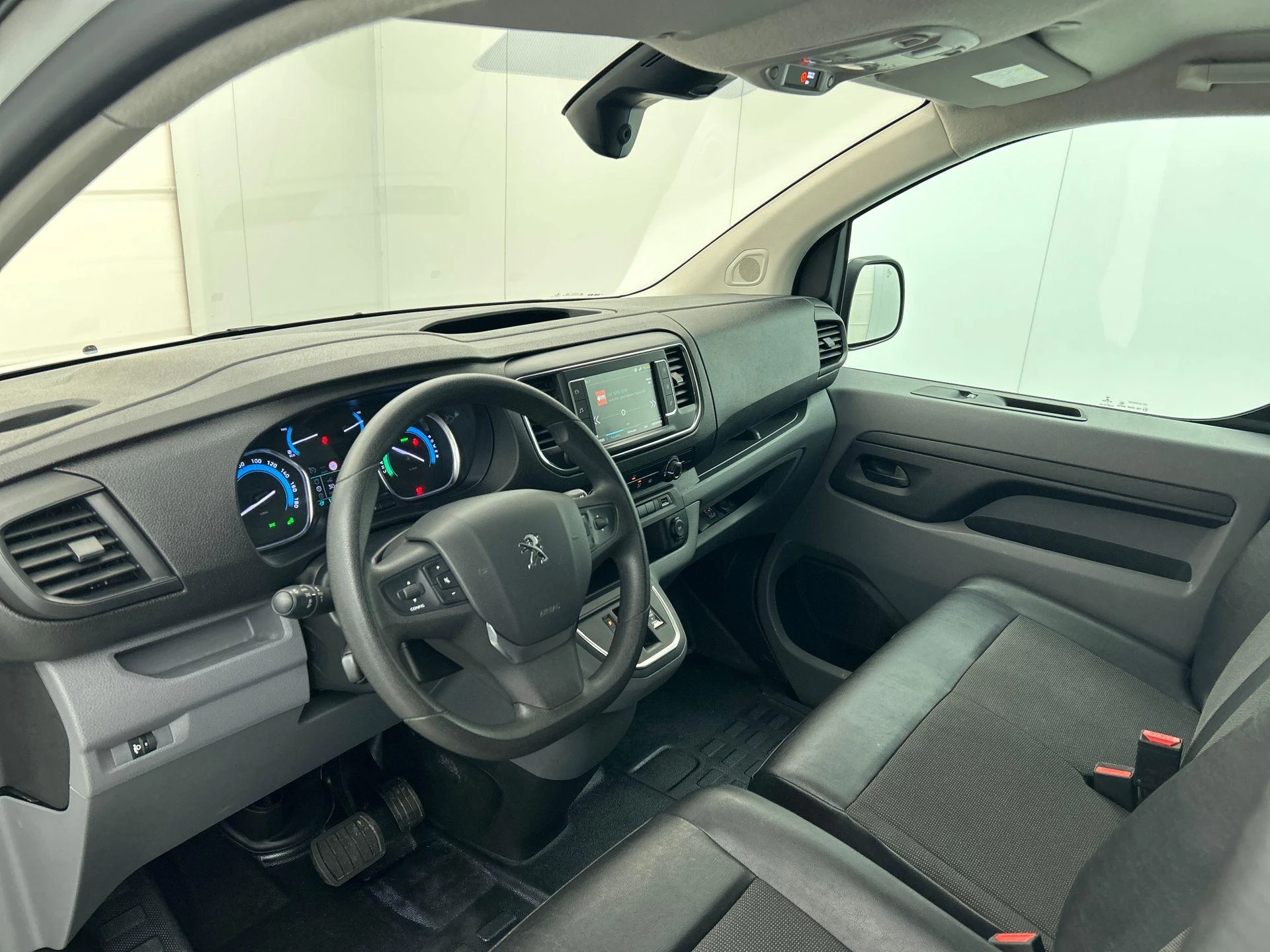 Hoofdafbeelding Peugeot e-Expert