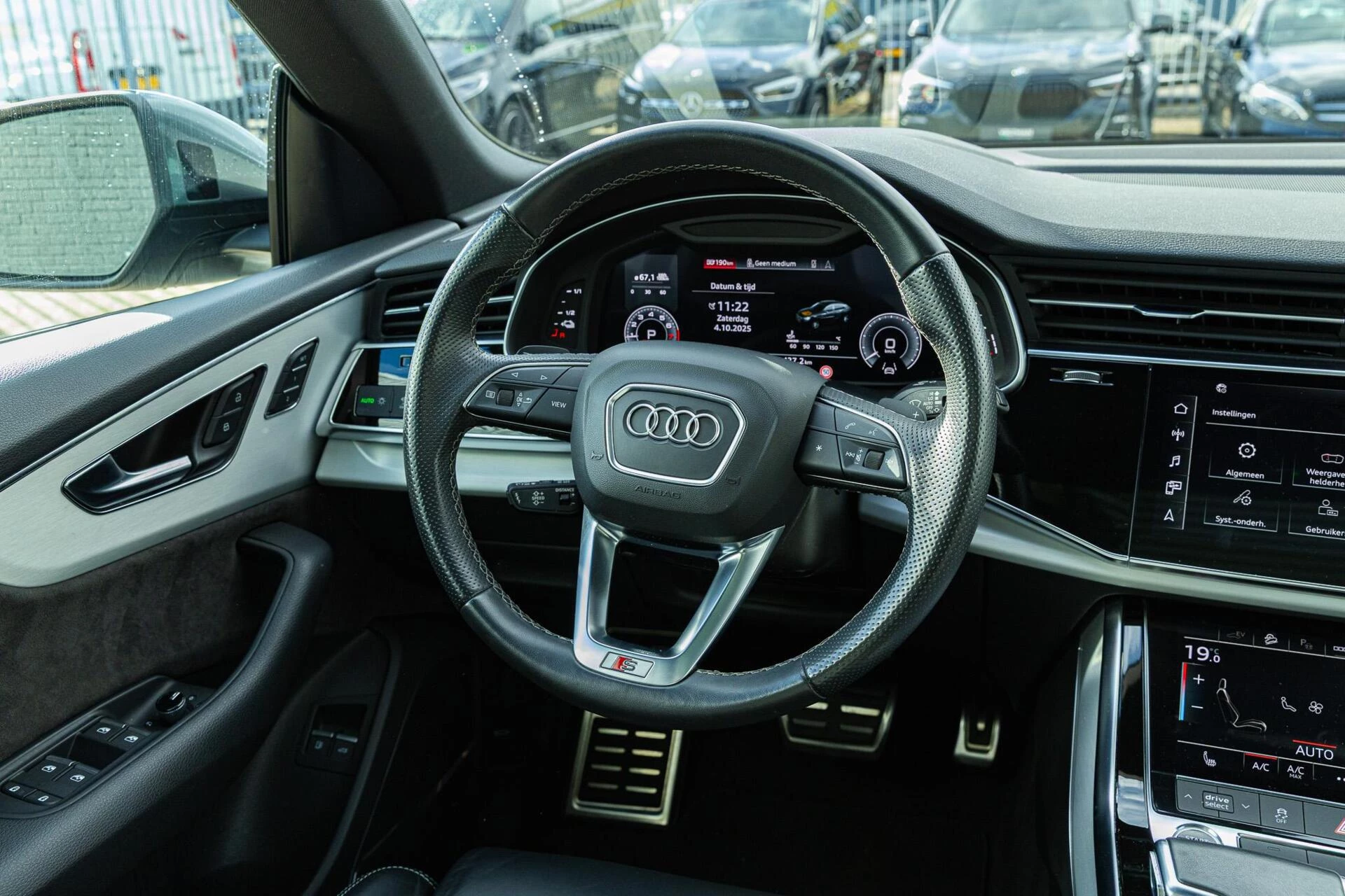 Hoofdafbeelding Audi Q8