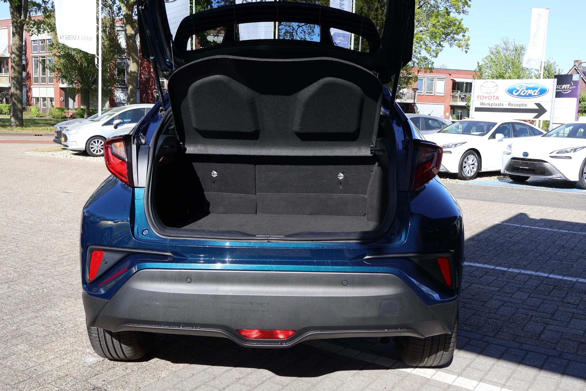 Hoofdafbeelding Toyota C-HR