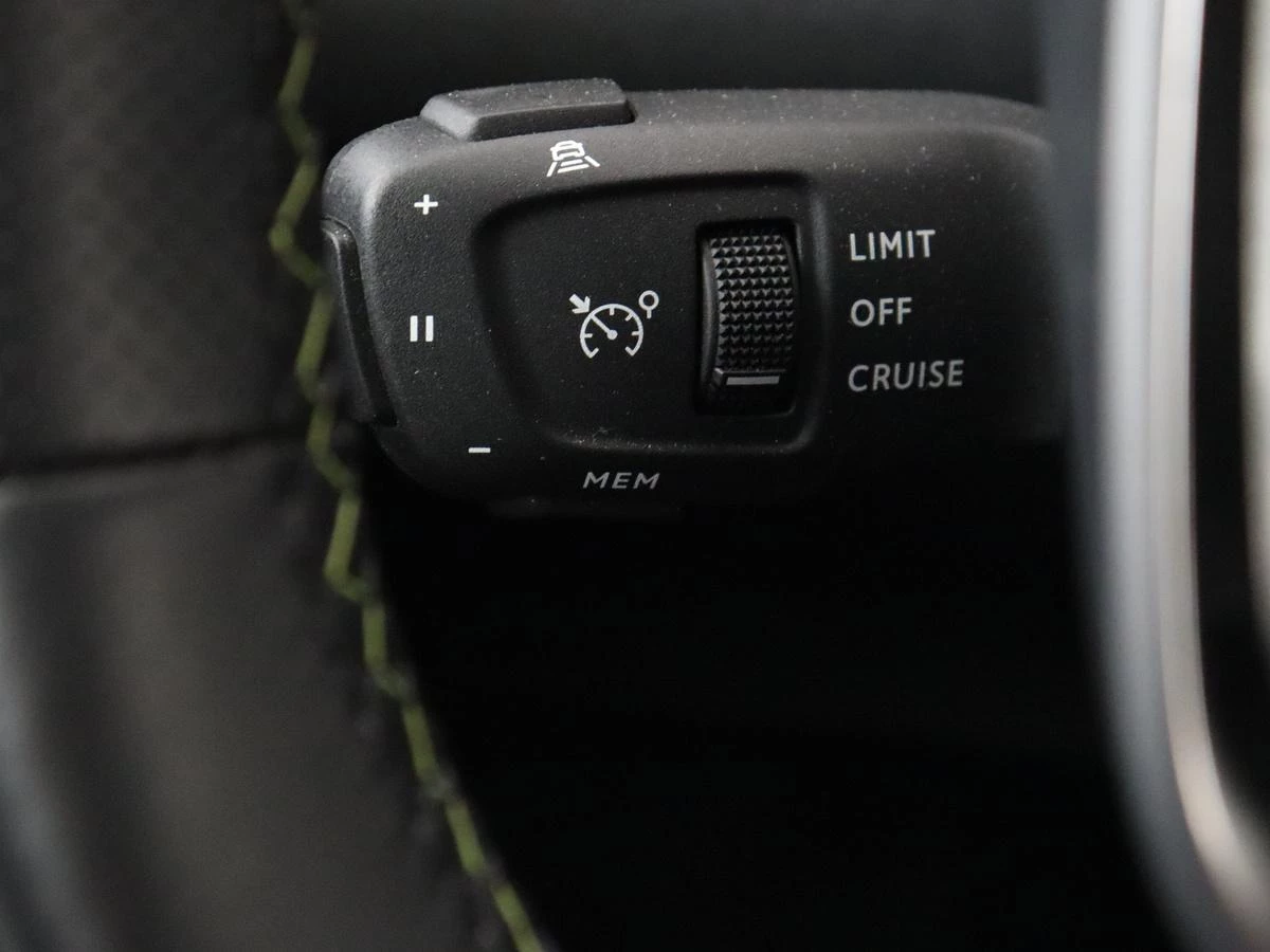 Hoofdafbeelding Peugeot e-2008
