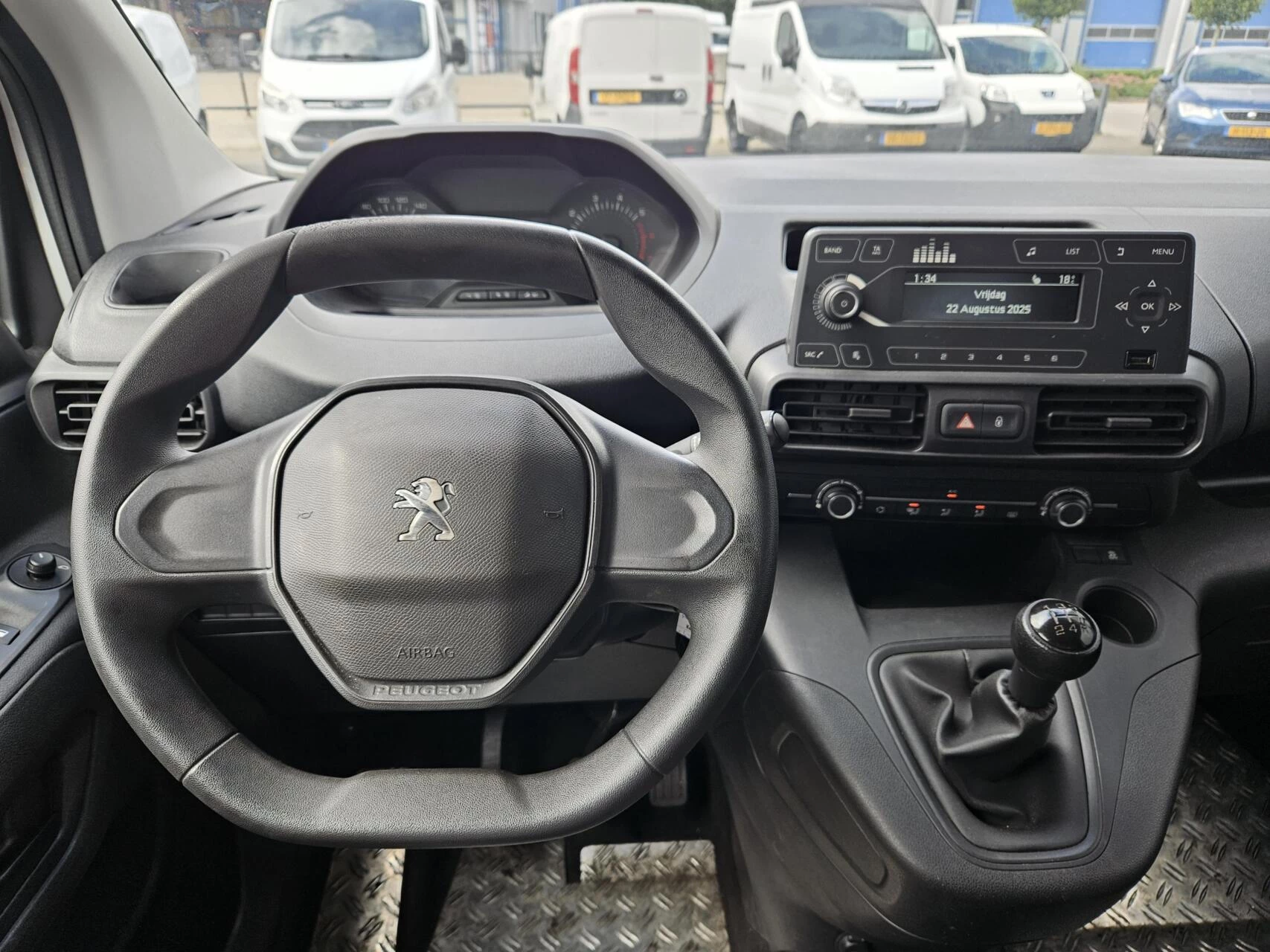 Hoofdafbeelding Peugeot Partner