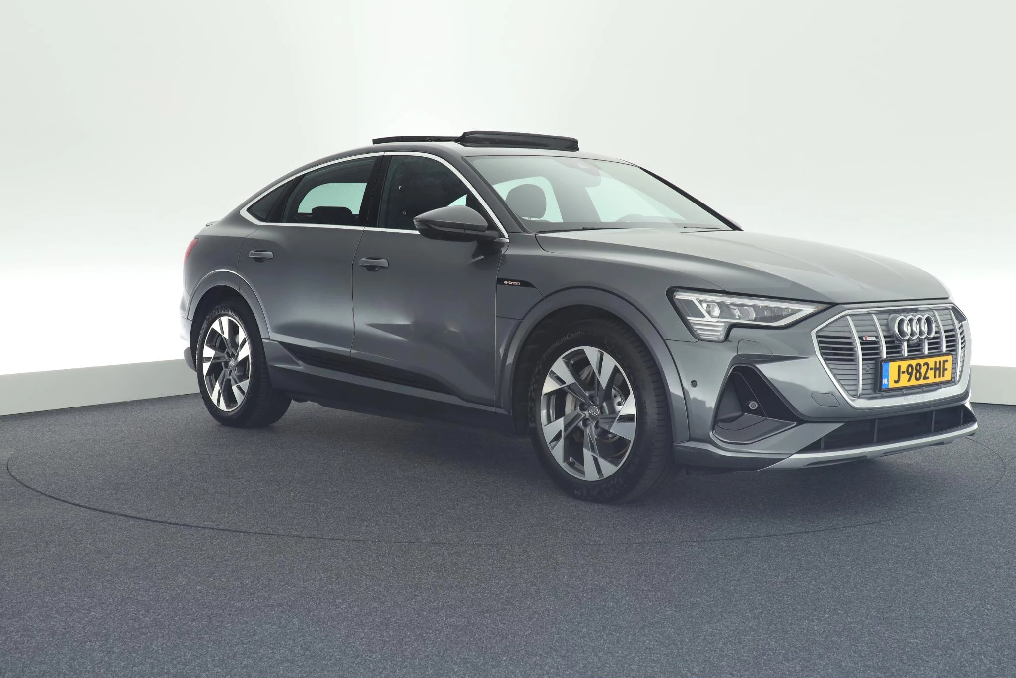 Hoofdafbeelding Audi e-tron
