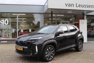Toyota Yaris Cross 1.5 HYBRID STYLE PANORAMADAK HEAD-UP KEYLESS STOEL/STUURVERWARMING 17"LM-VELGEN PRIVACY-GLASS LED EL-ACHTERKLEP