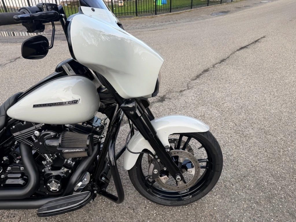 Hoofdafbeelding Harley-Davidson Street Glide