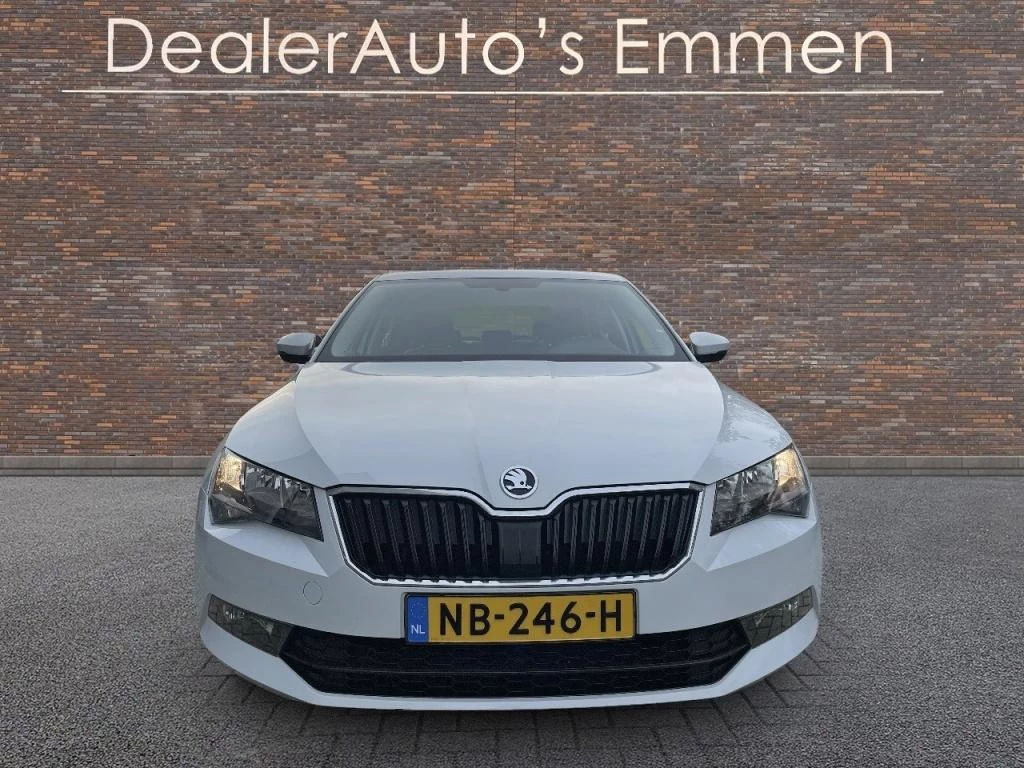 Hoofdafbeelding Škoda Superb