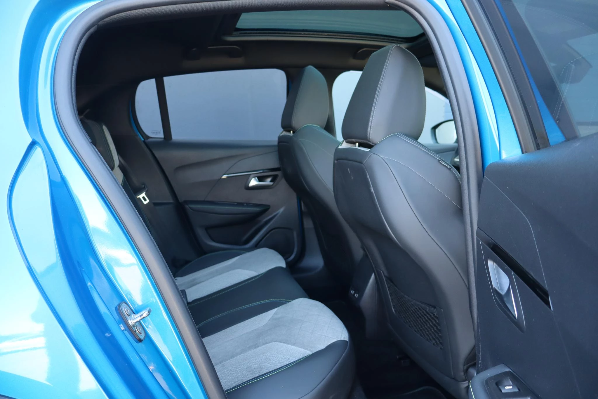 Hoofdafbeelding Peugeot e-208