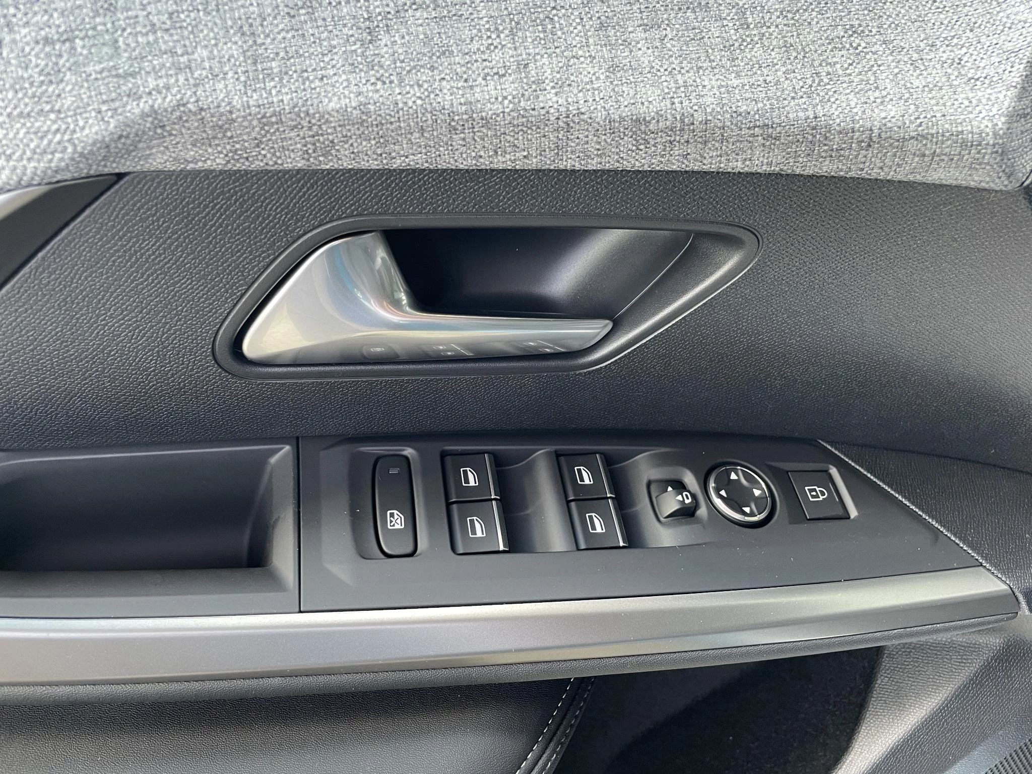 Hoofdafbeelding Peugeot e-5008
