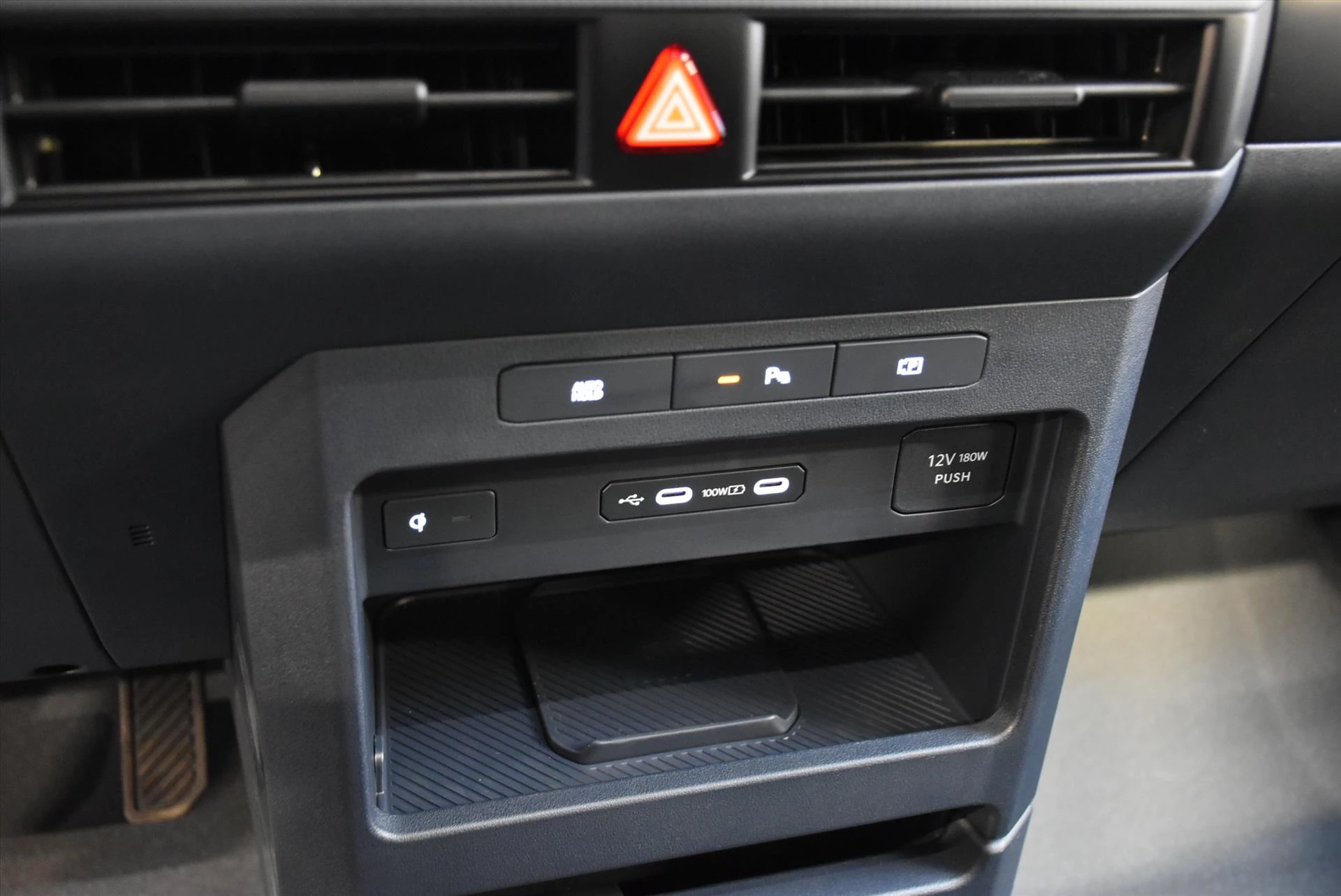 Hoofdafbeelding Kia Pv5 Passenger