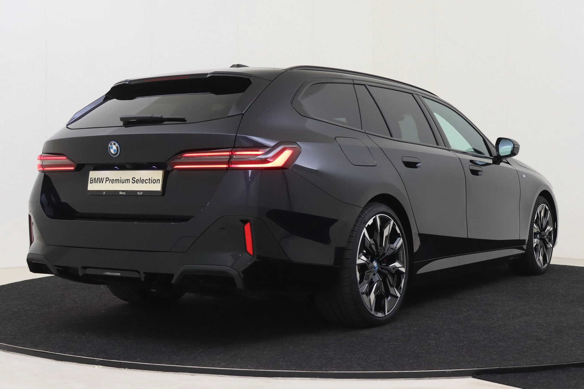 Hoofdafbeelding BMW i5