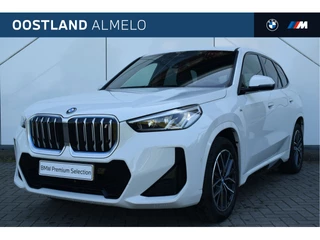 BMW iX1 xDrive30 / Sportstoelen / Adaptief M Onderstel / Parking Assistant / Widescreen Display / Driving Assistant Plus