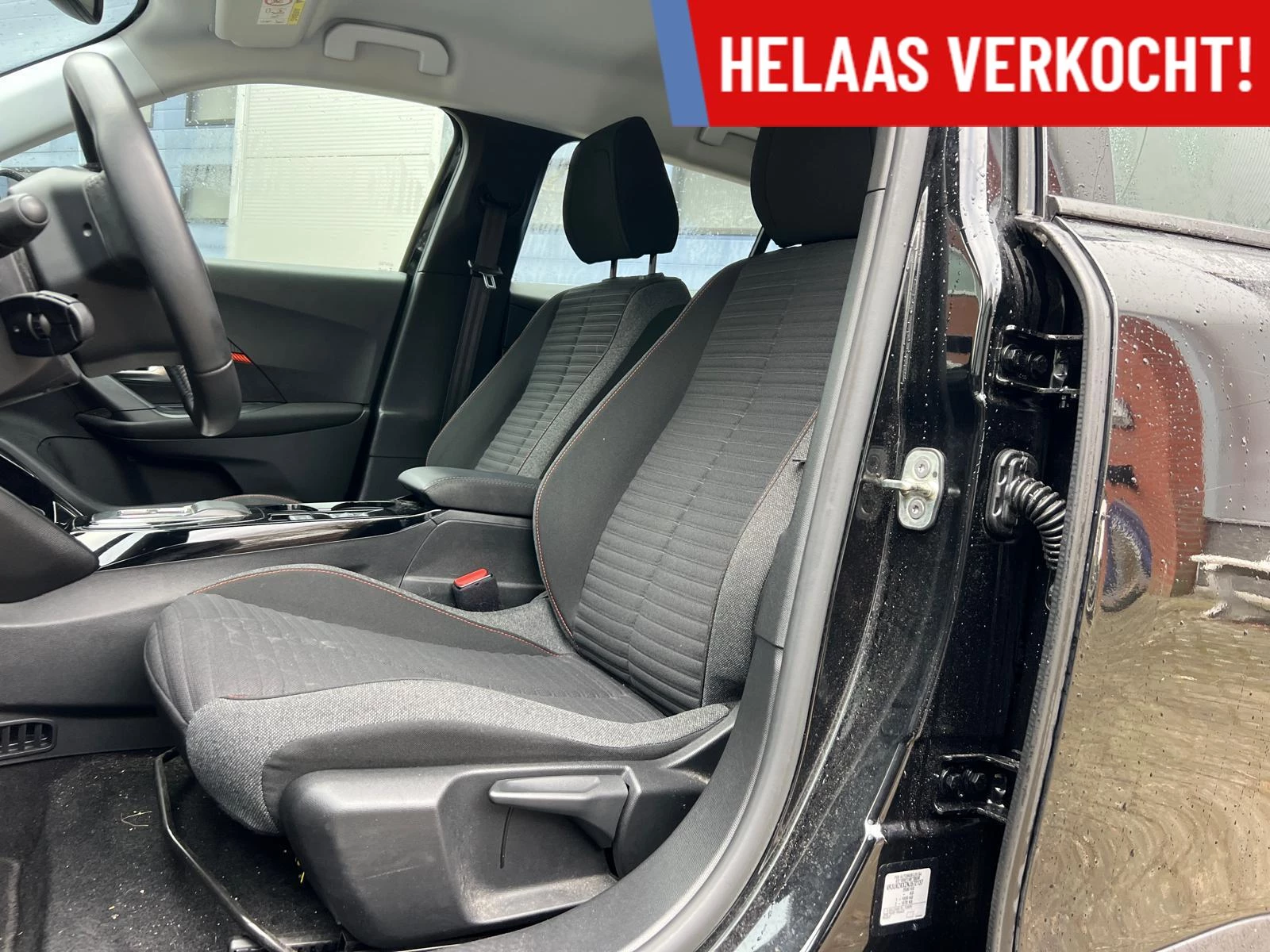 Hoofdafbeelding Peugeot e-2008