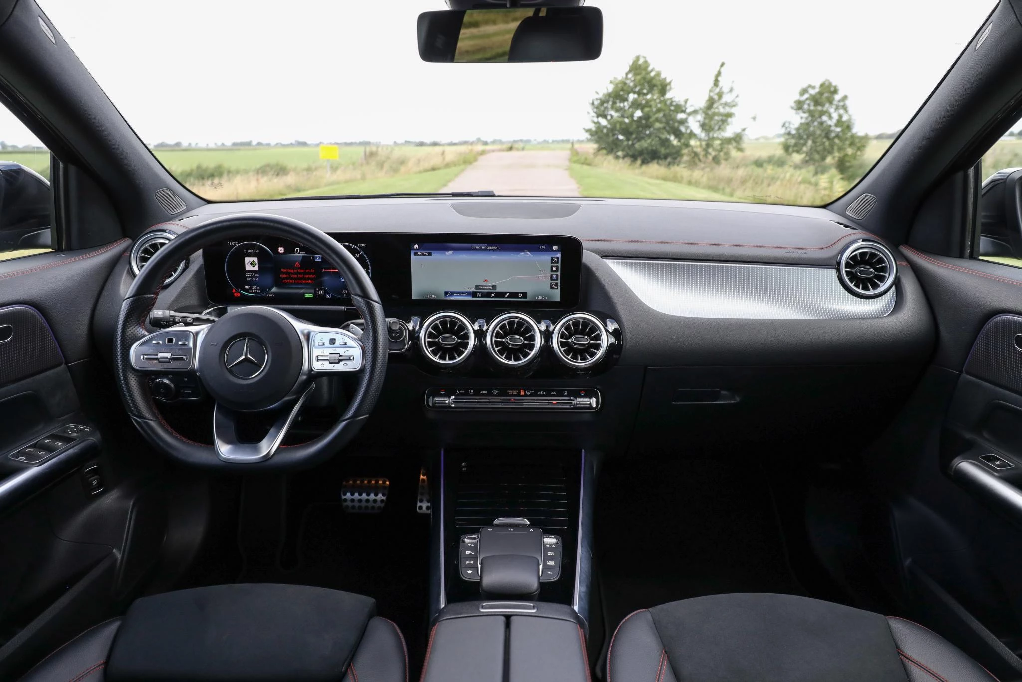 Hoofdafbeelding Mercedes-Benz EQA