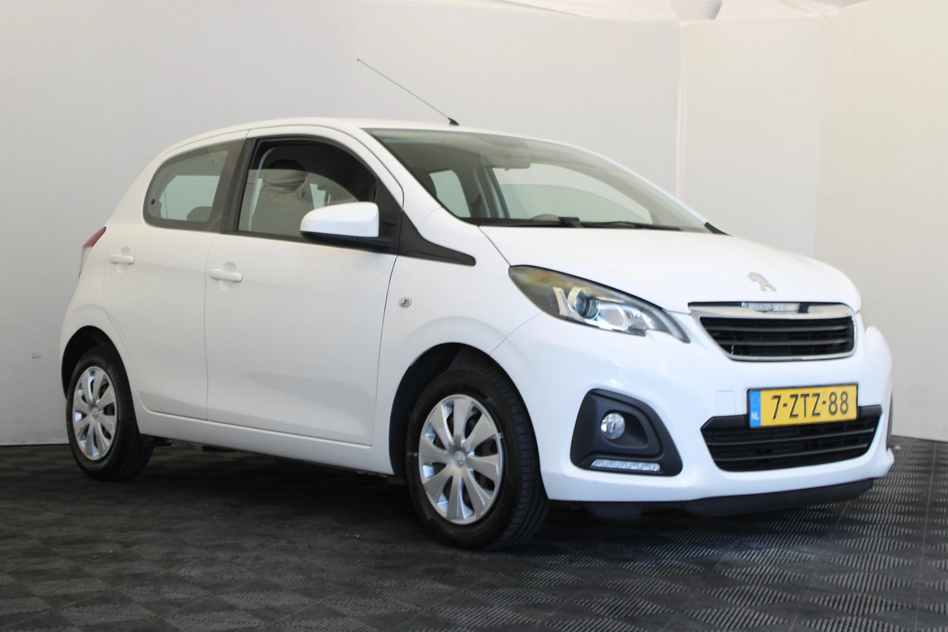 Hoofdafbeelding Peugeot 108