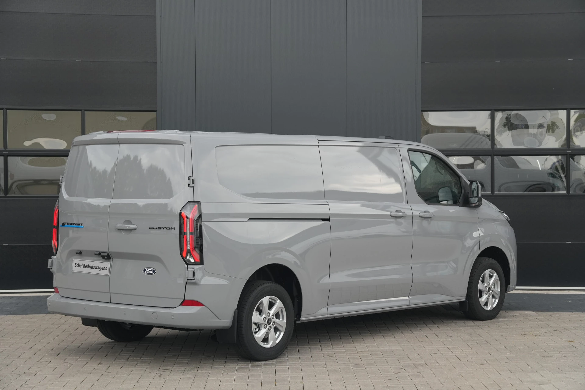 Hoofdafbeelding Ford E-Transit Custom