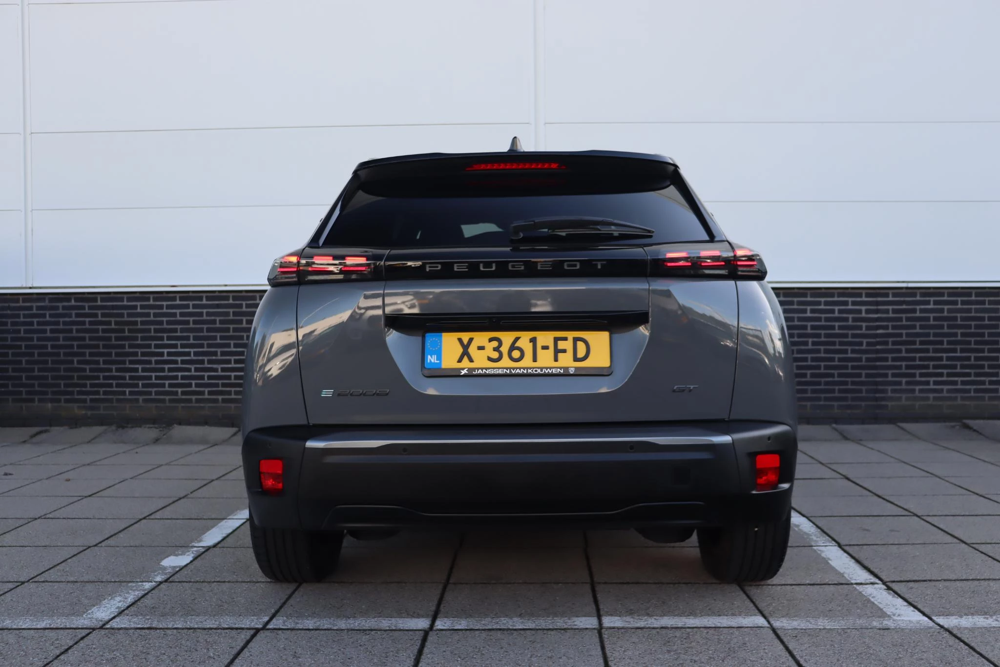 Hoofdafbeelding Peugeot e-2008