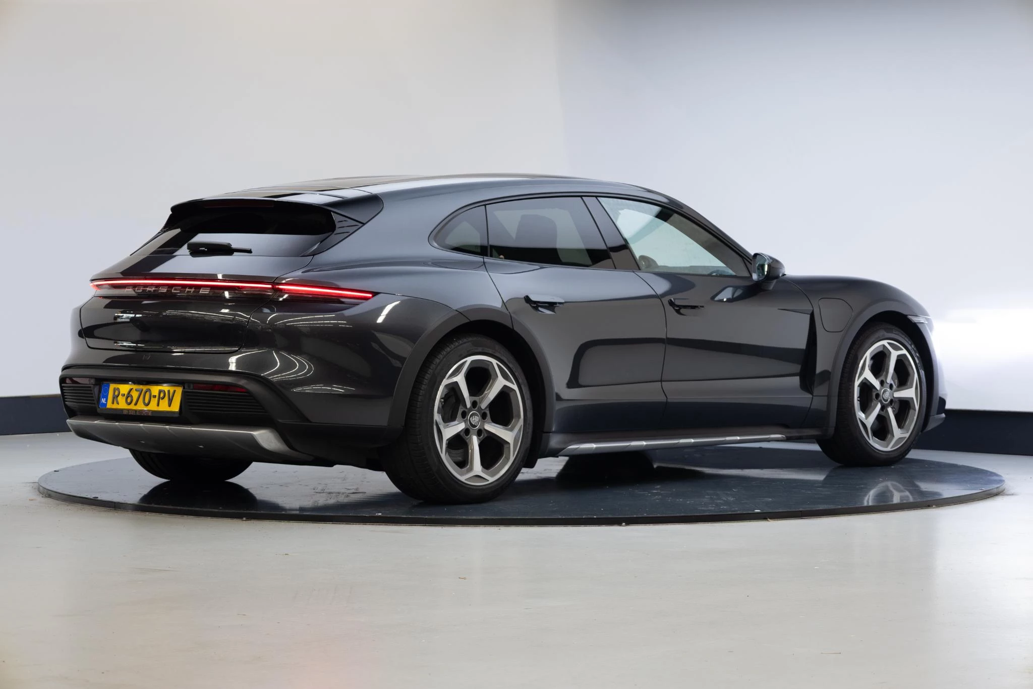 Hoofdafbeelding Porsche Taycan