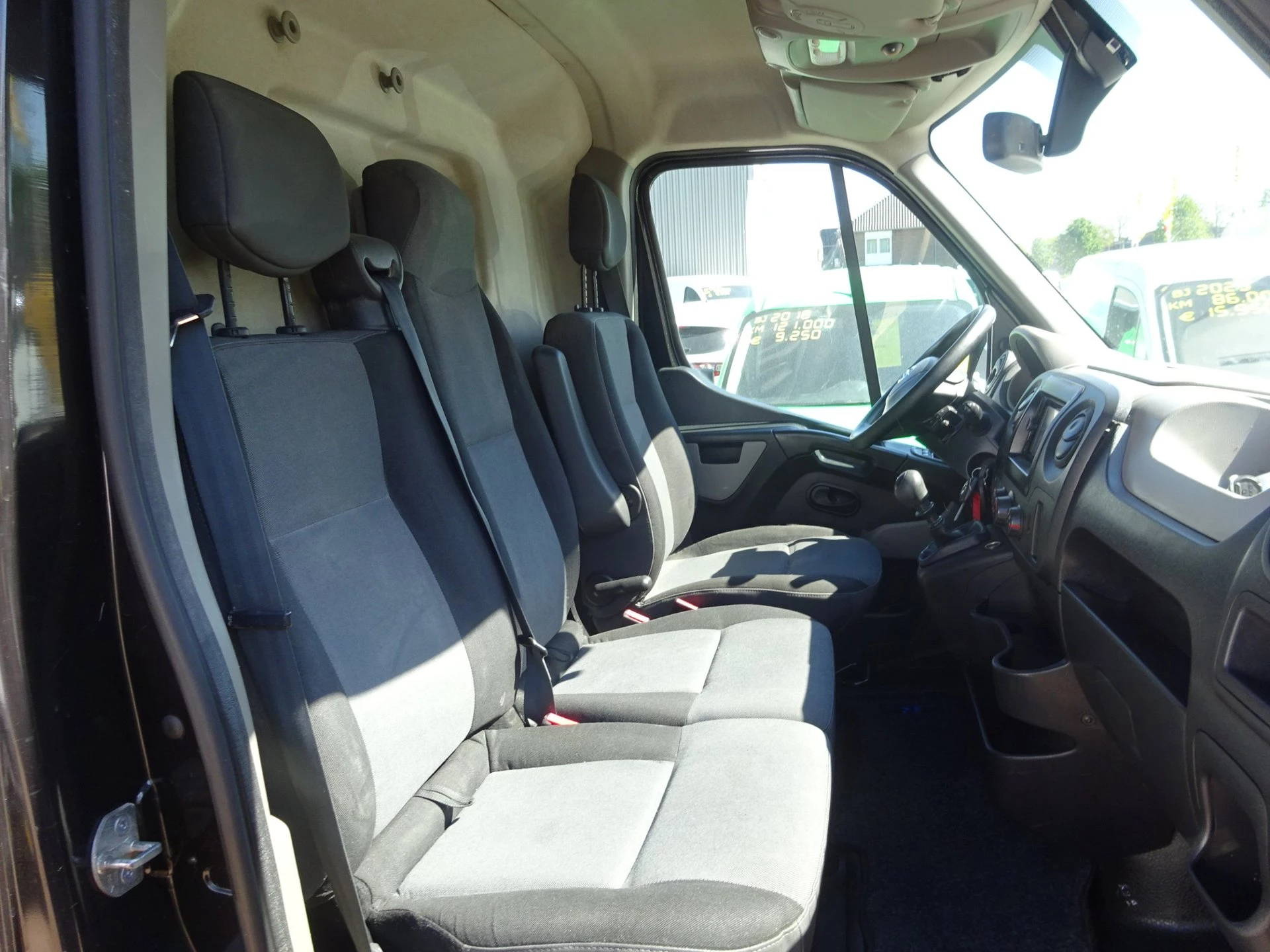 Hoofdafbeelding Nissan NV400