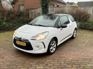 Hoofdafbeelding Citroën DS3 Citroen DS3 1.2 VTi Business Twotone| Trekhaak| Climate| Cruise control