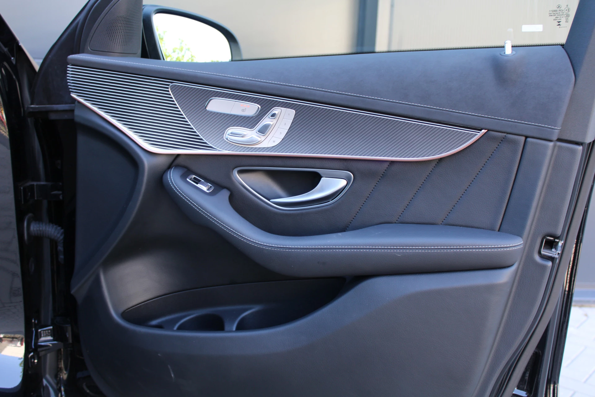 Hoofdafbeelding Mercedes-Benz EQC