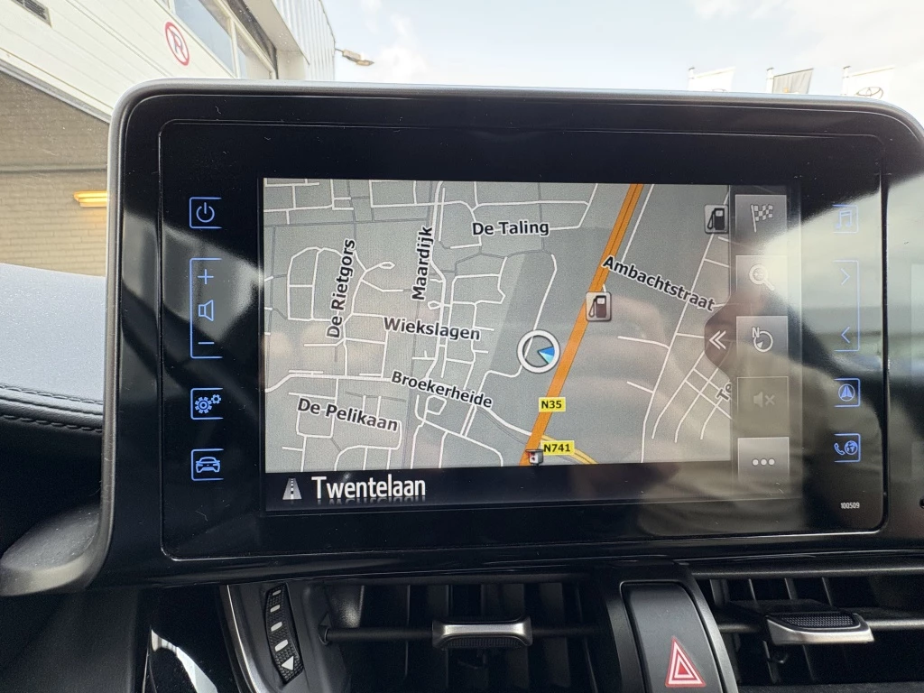 Hoofdafbeelding Toyota C-HR
