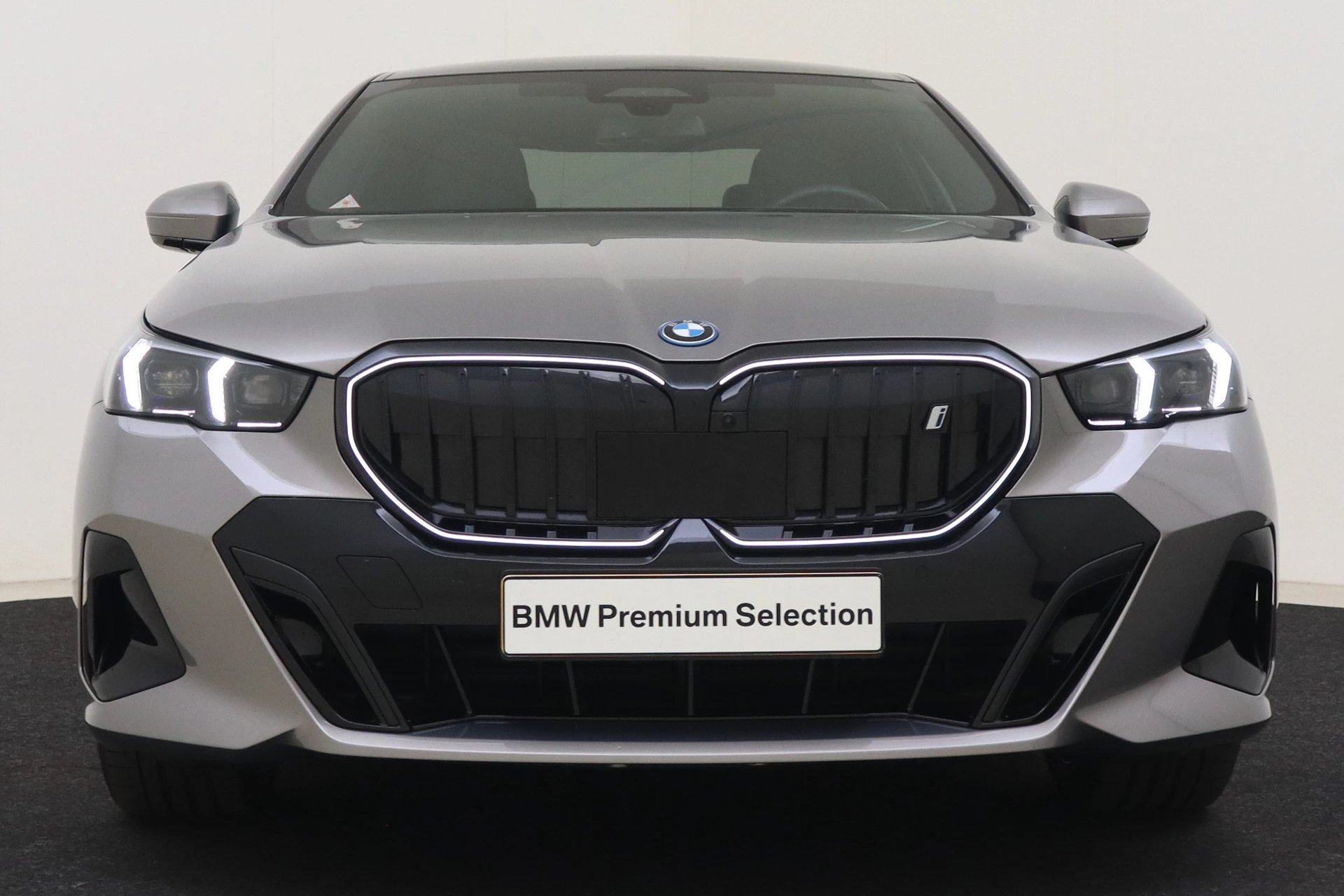 Hoofdafbeelding BMW i5