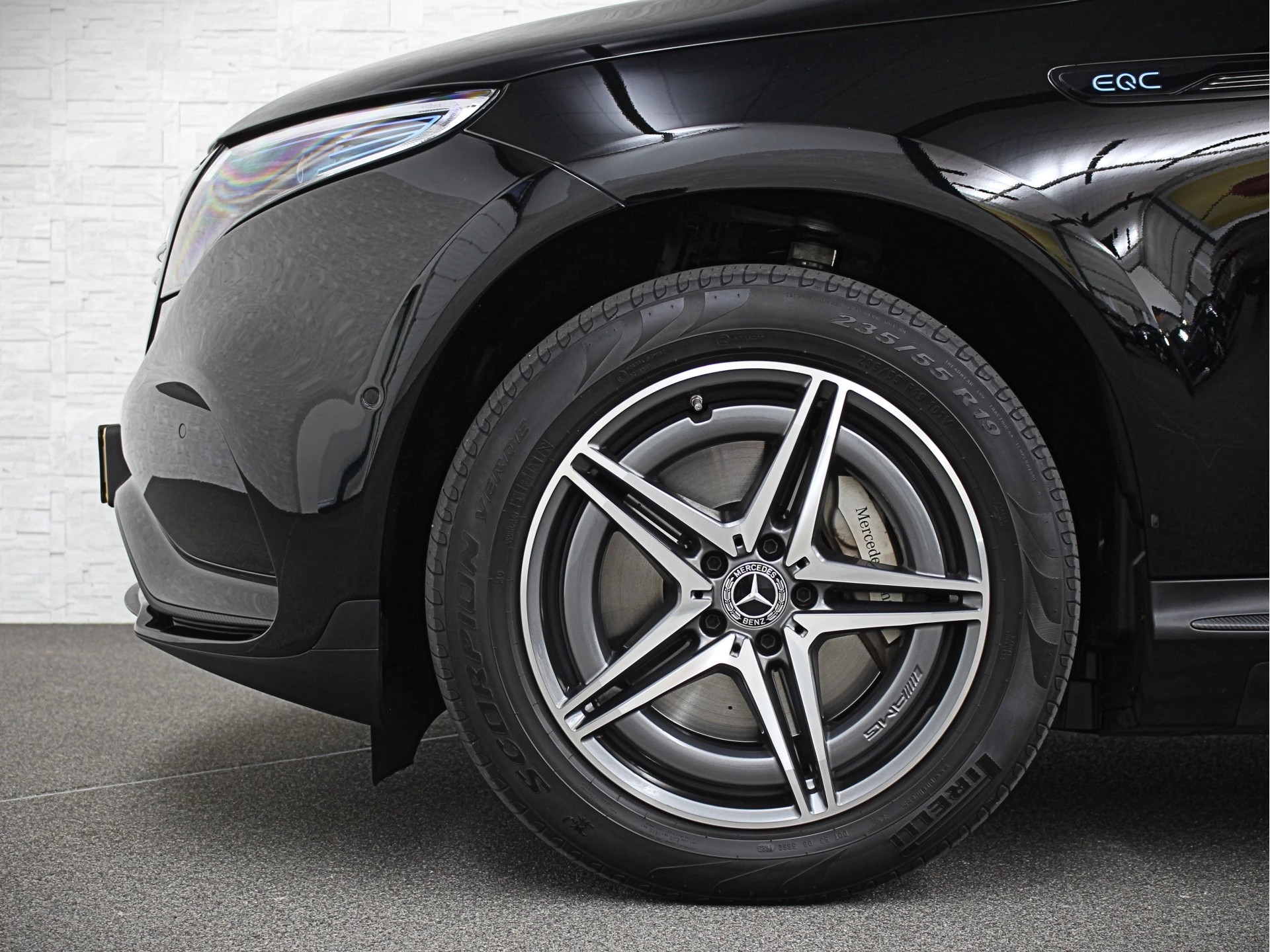Hoofdafbeelding Mercedes-Benz EQC