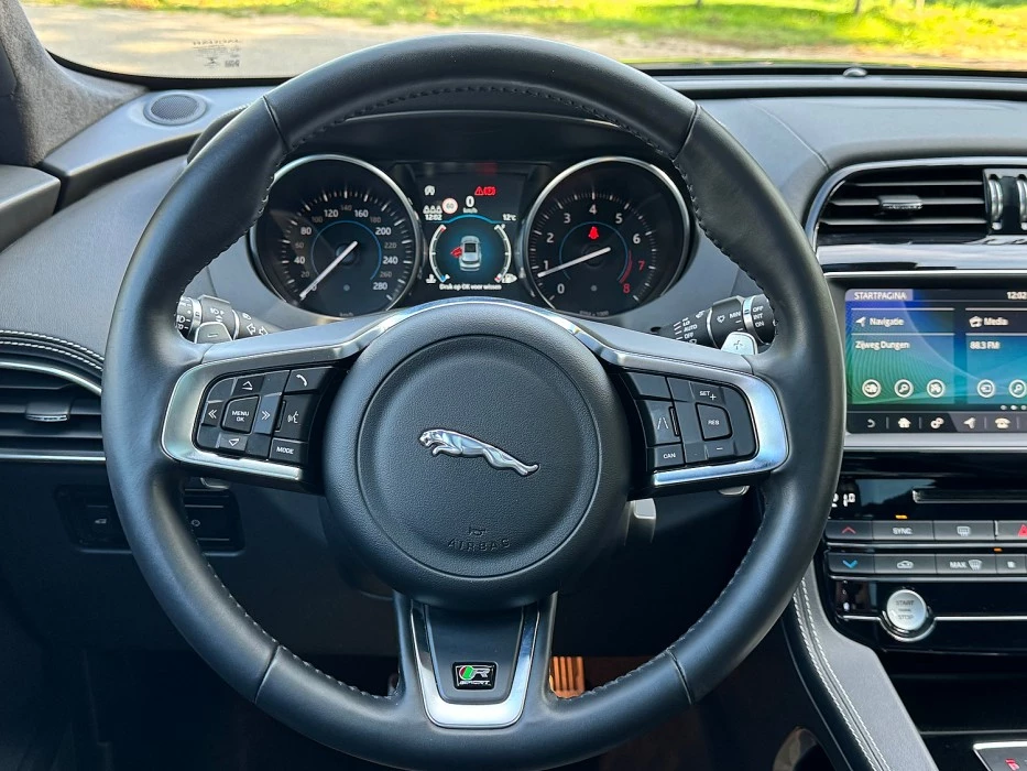 Hoofdafbeelding Jaguar F-PACE