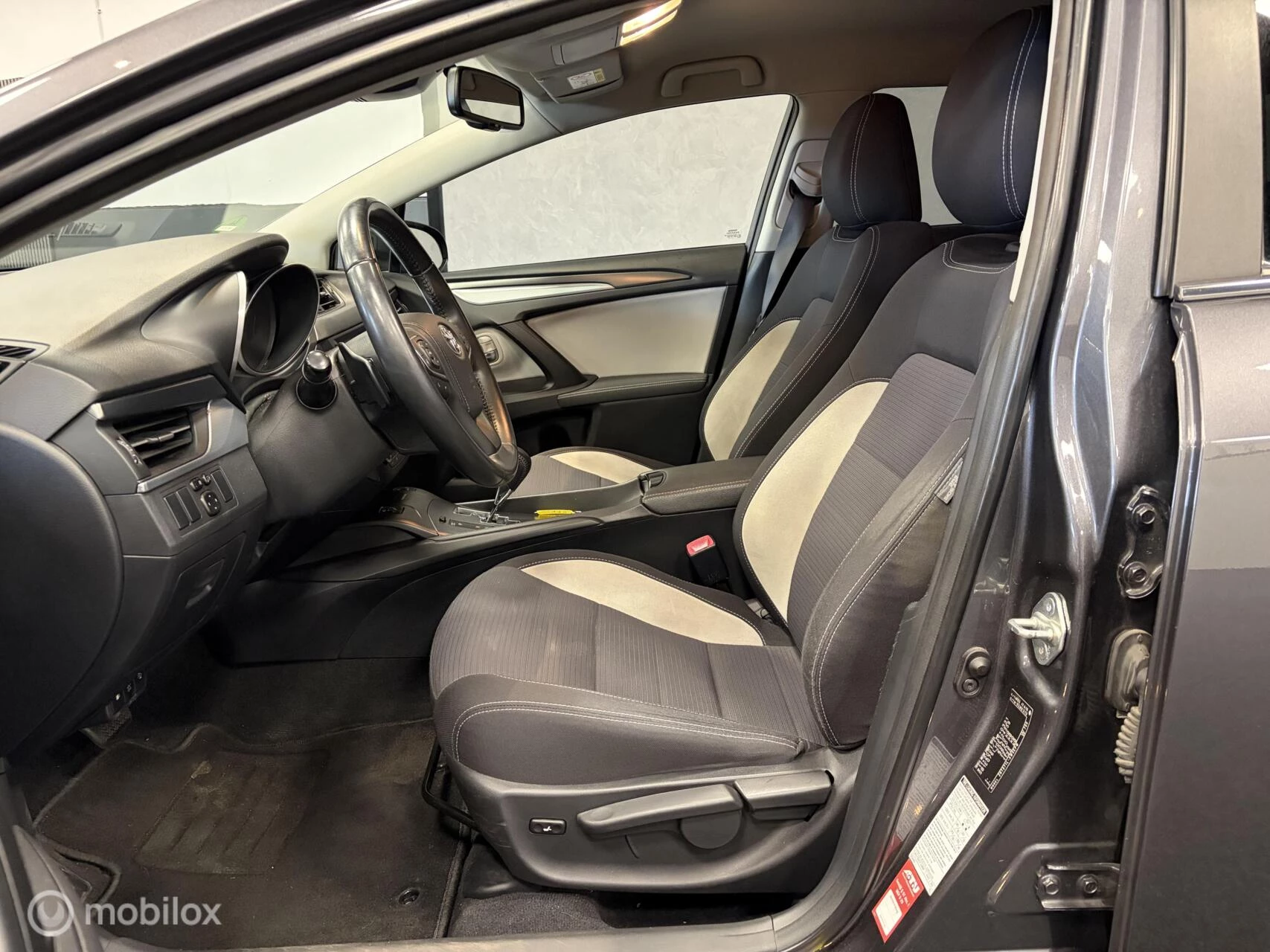 Hoofdafbeelding Toyota Avensis