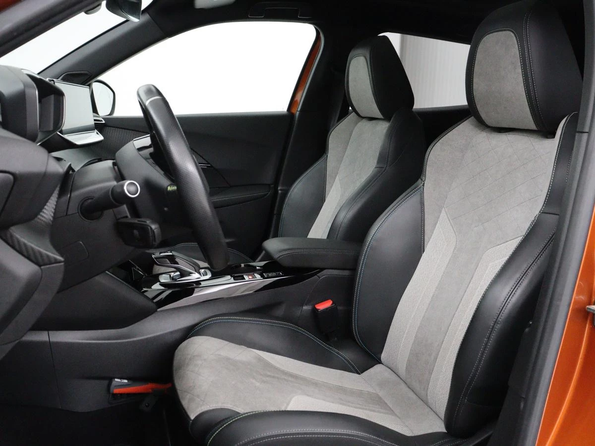 Hoofdafbeelding Peugeot e-2008