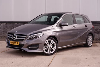 Hoofdafbeelding Mercedes-Benz B-Klasse Mercedes-Benz B-Klasse 180 Ambition | Panorama | Trekhaak | Navi | LED
