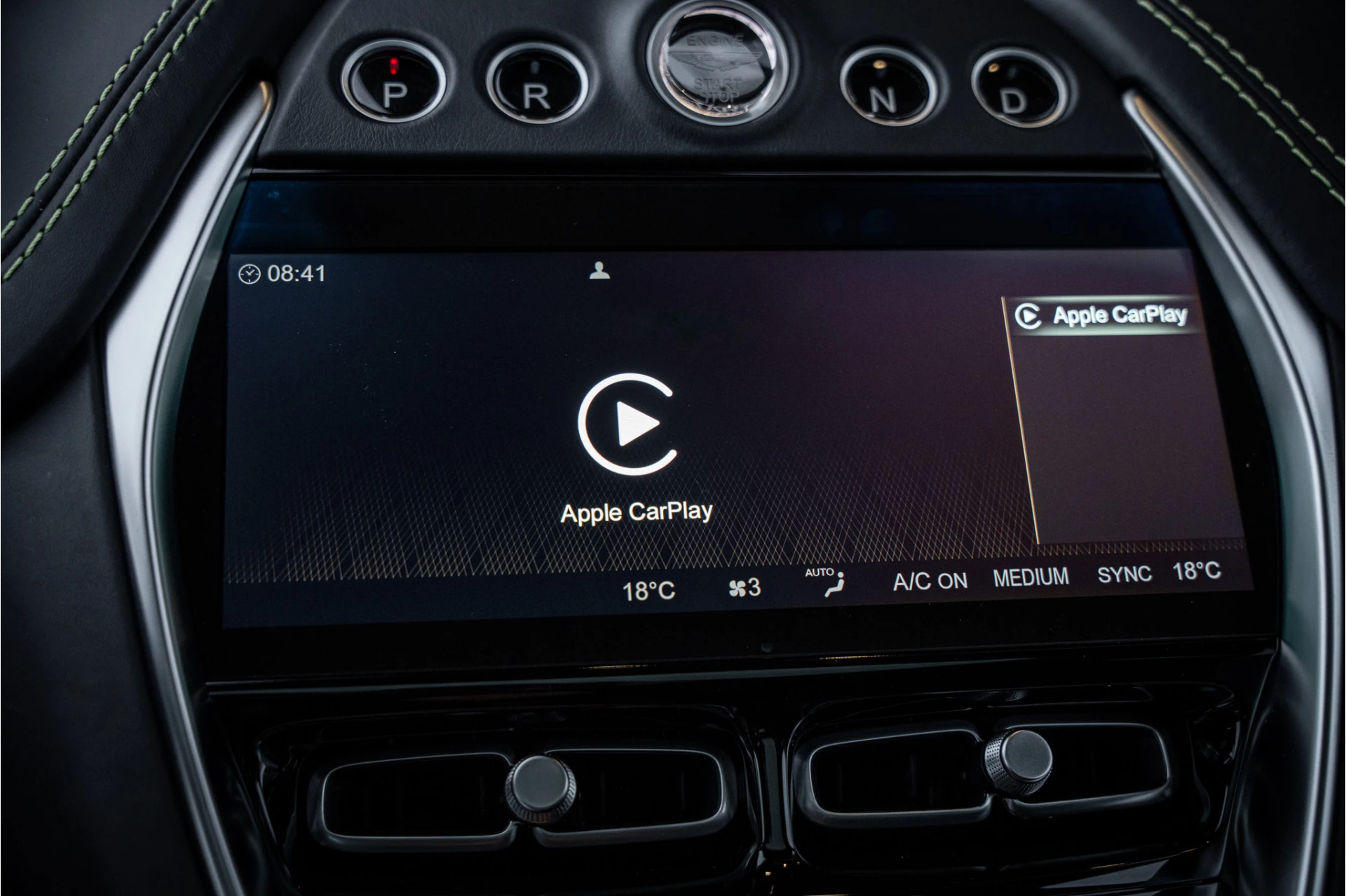 Hoofdafbeelding Aston Martin DBX