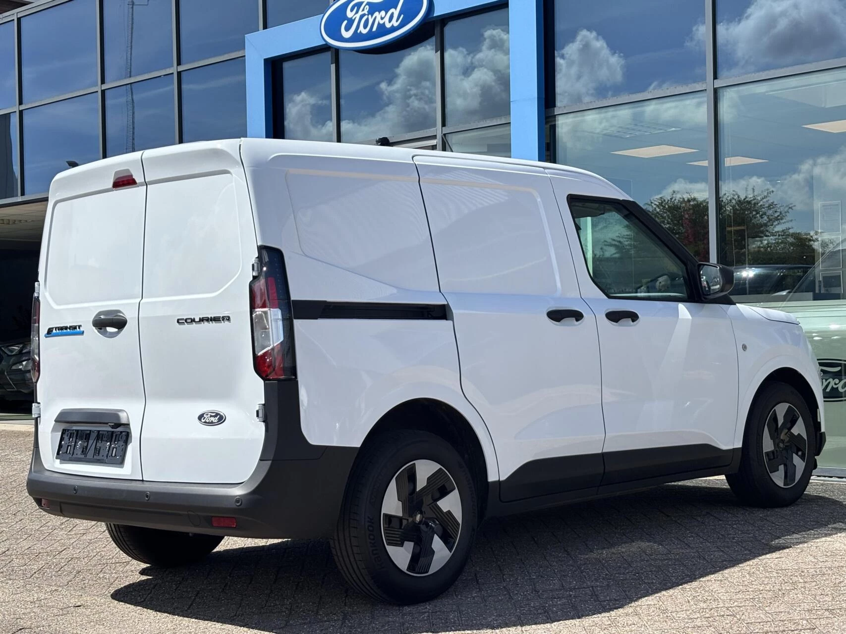 Hoofdafbeelding Ford E-Transit Courier